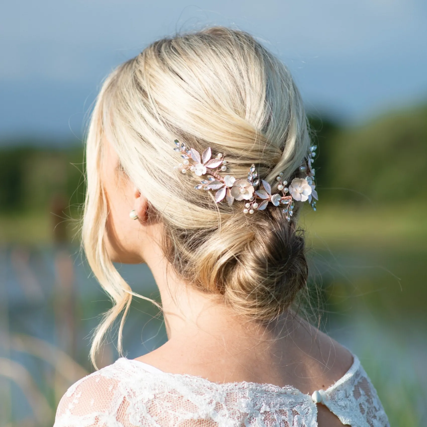 Ivory & Co Ivory and Co Rose Gold Bloom Kristall und Perle Floral Halbmond Clip* Perlen-haarschmuck | Haarschmuck In Roségold