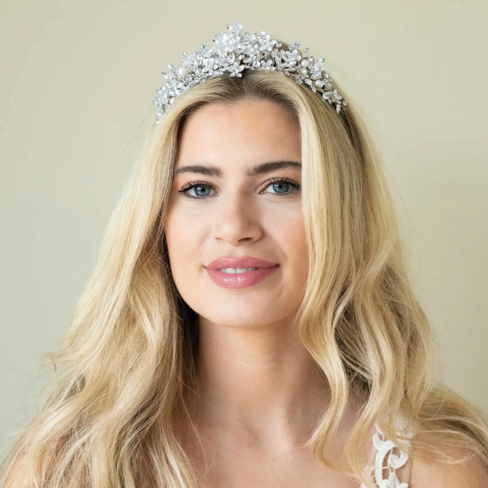 Ivory & Co Ivory and Co Samira Kristall und Perle Floral Braut Tiara* Haarschmuck Aus Kristall | Silberne Haar-accessoires