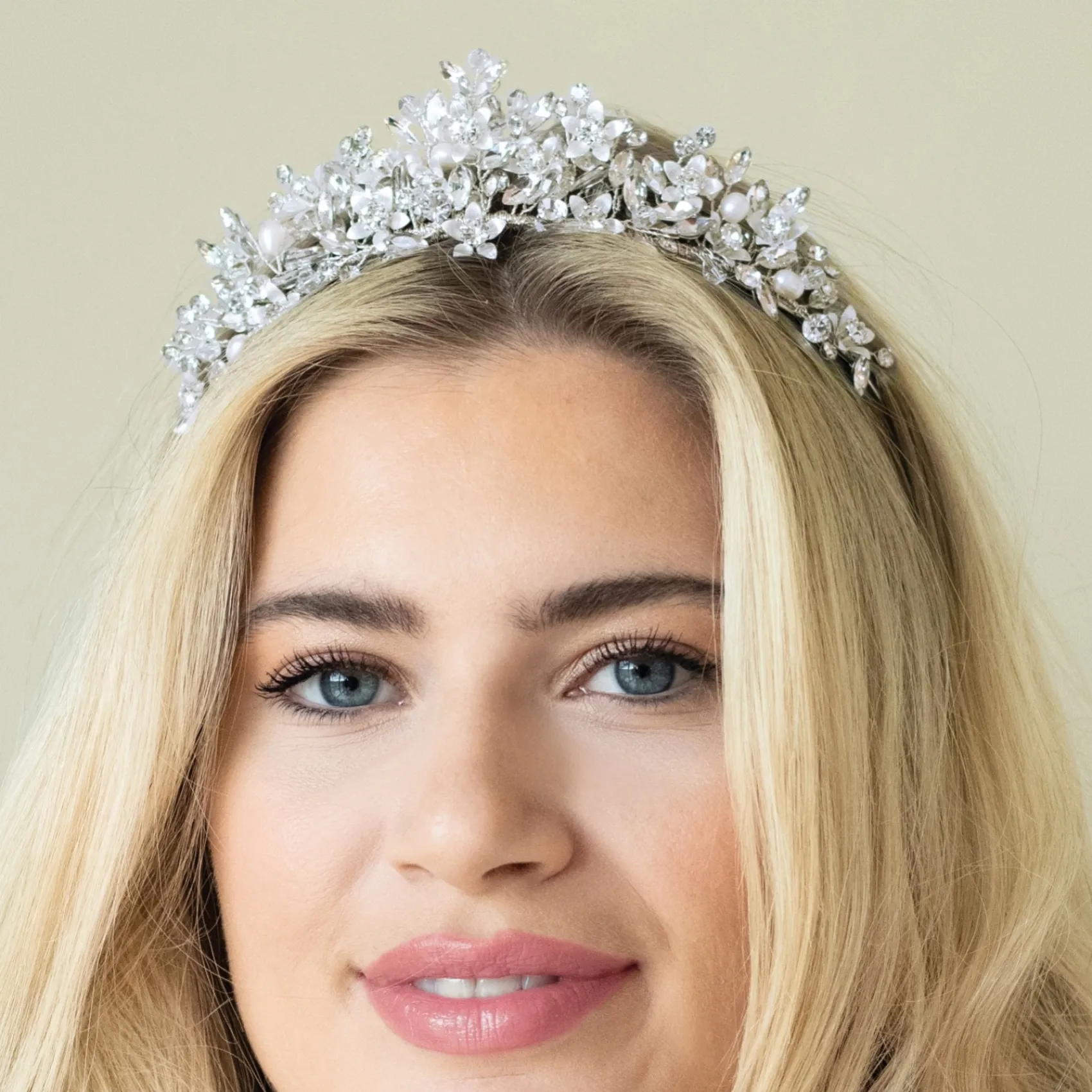Ivory & Co Ivory and Co Samira Kristall und Perle Floral Braut Tiara* Haarschmuck Aus Kristall | Silberne Haar-accessoires