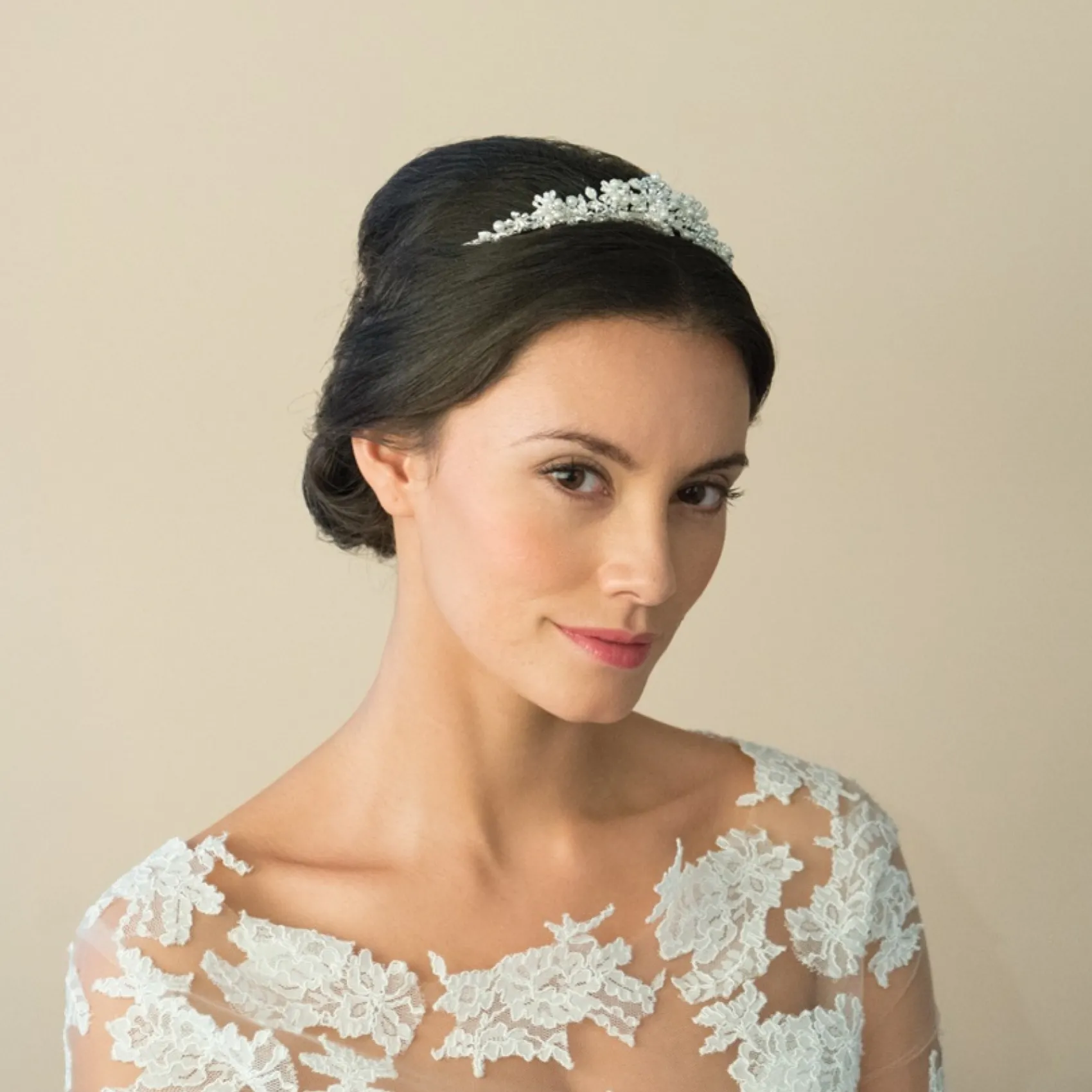 Ivory & Co Ivory and Co Sophie Floral Perle und Kristall Hochzeit Tiara* Perlen-haarschmuck | Silberne Haar-accessoires