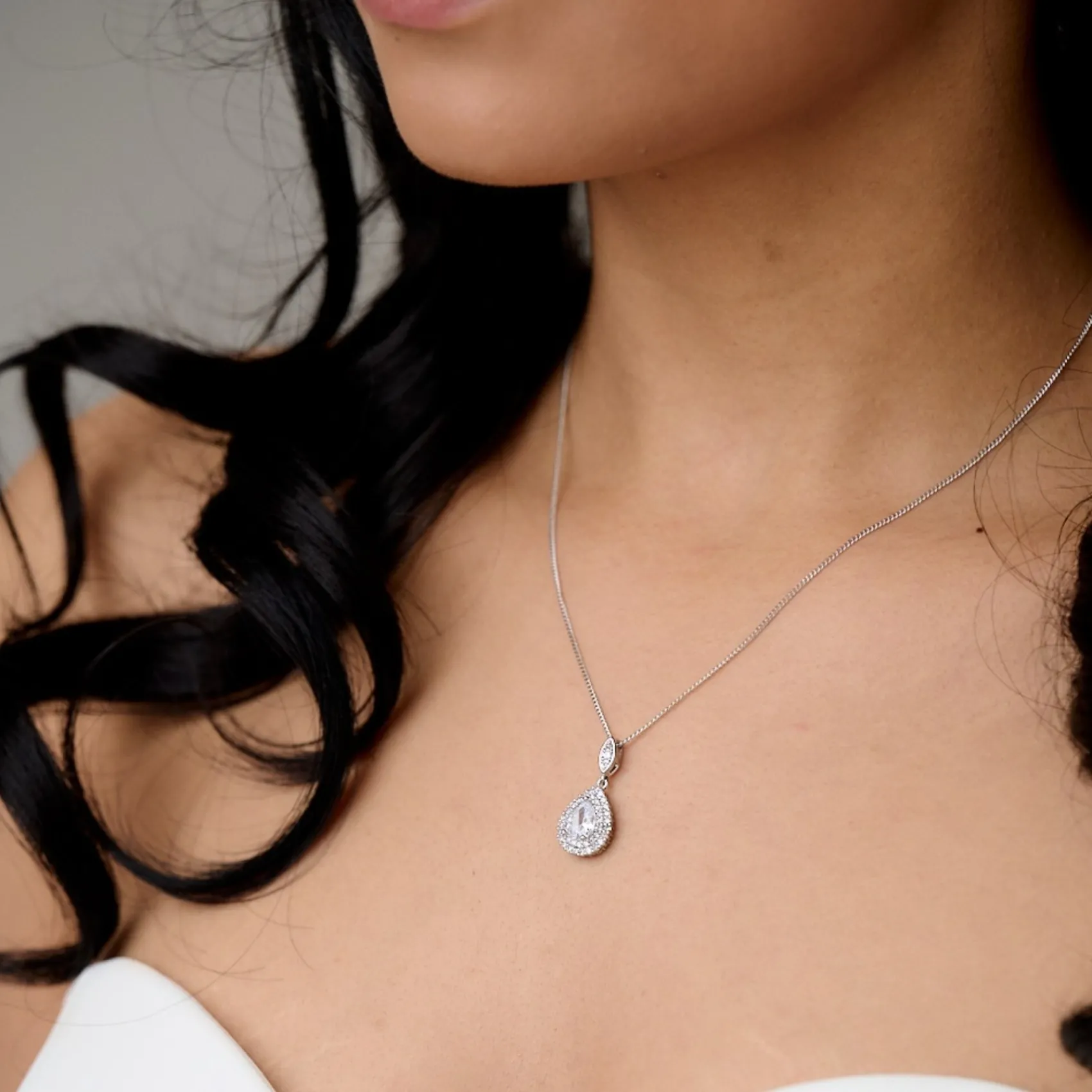 Lace & Favour Izzie Crystal verschönert Teardrop Brautschmuck Set* Silberner Abschlussball-schmuck | Abschlussball-schmuck-sets