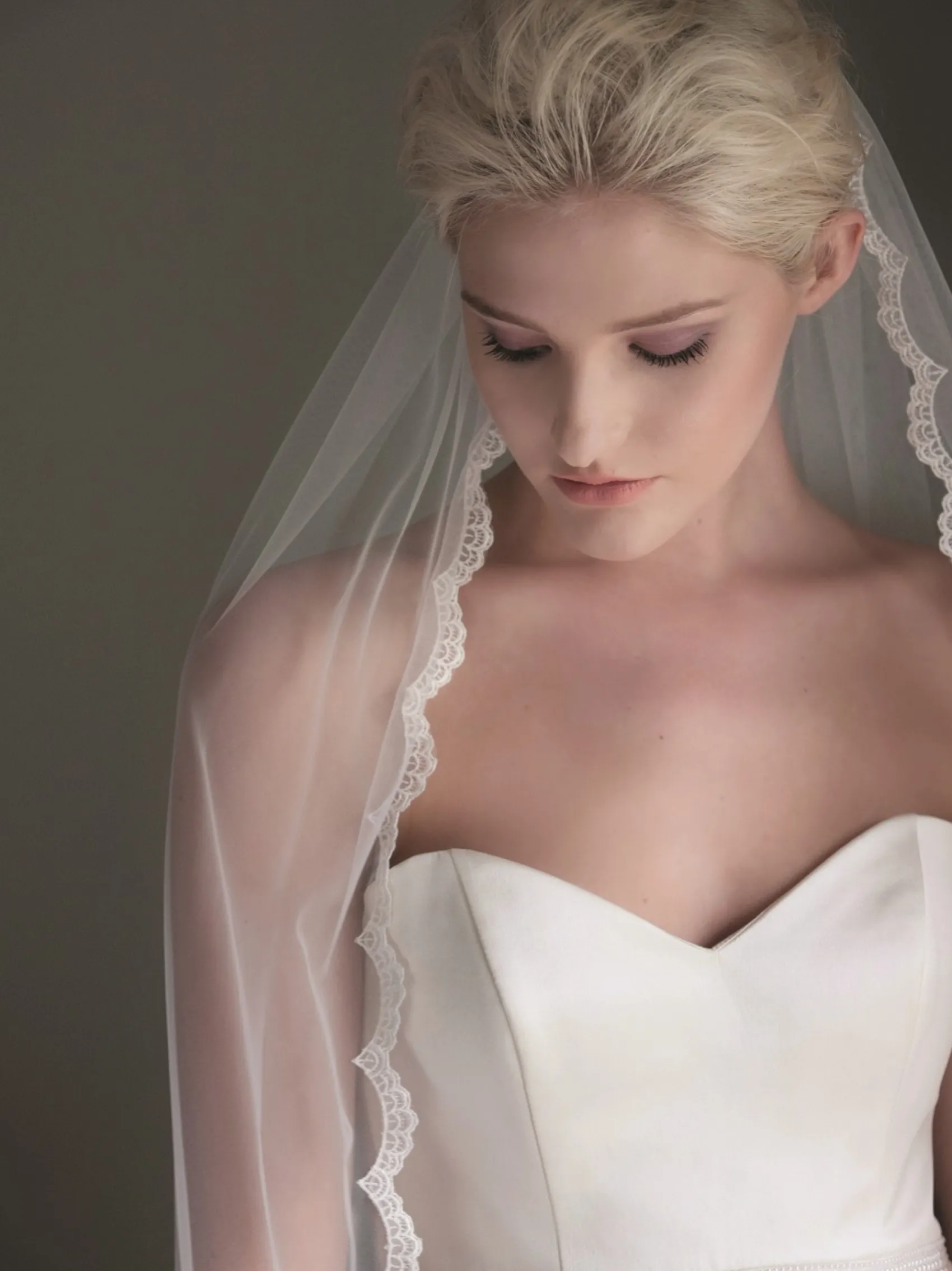 Lace & Favour Joyce Jackson Beauty Einstöckiger Schleier mit gebördeltem Spitzenrand* Einstufige Schleier | Kapelle Länge & Kathedrale Schleier