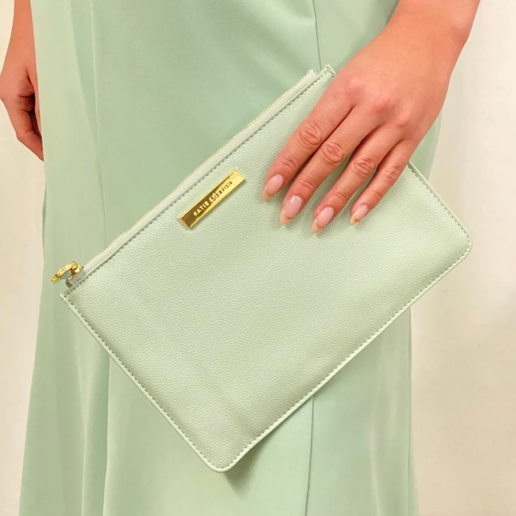 Katie Loxton danke, dass Sie mir geholfen haben, den Knoten zu binden" Salbeigrünes Etui* Sentiment-säckchen | Geschenke Für Die Mutter Des Bräutigams
