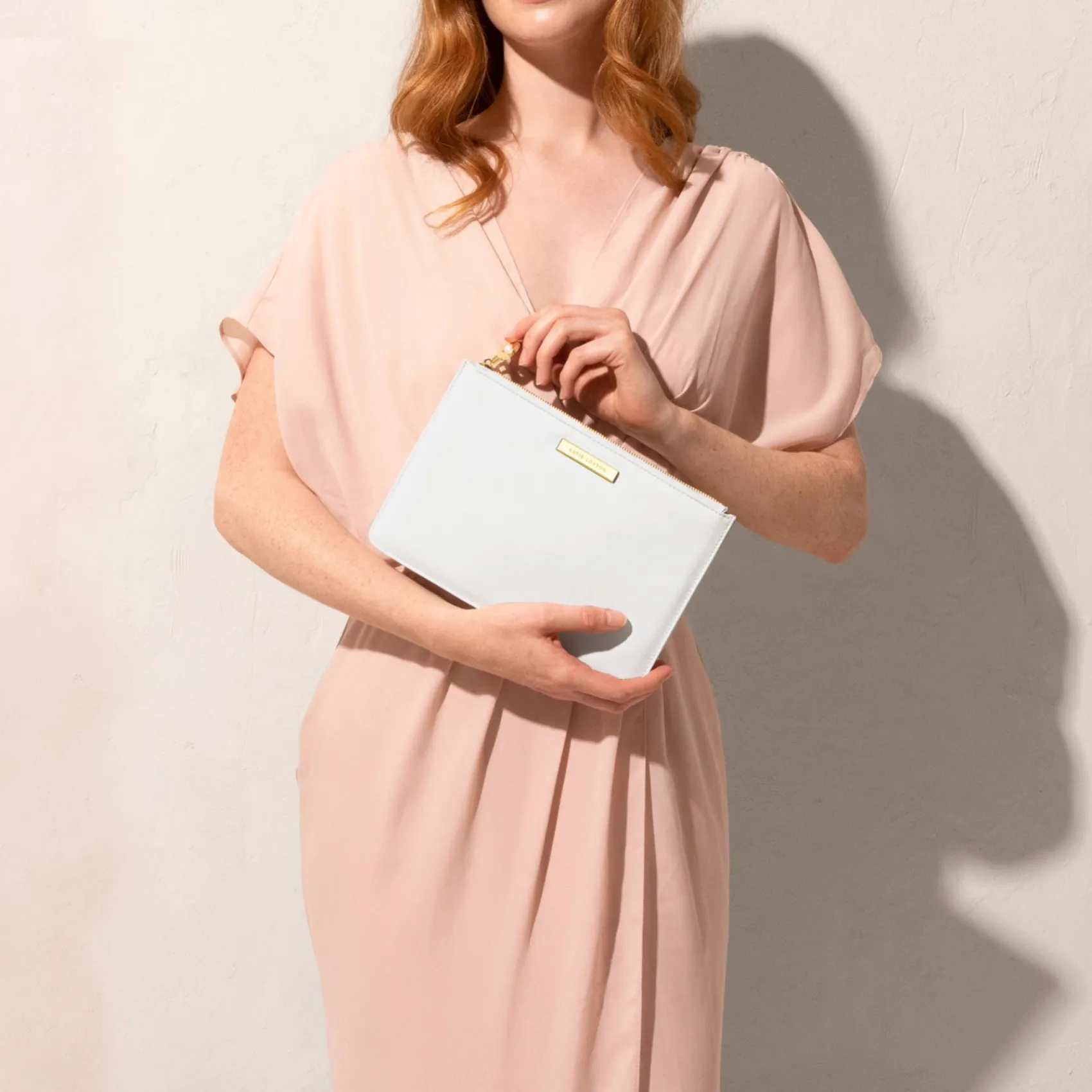 Katie Loxton liebe, Lachen und ein glückliches Leben danach" Weißes Etui* Sentiment-säckchen | Flitterwochengeschenke