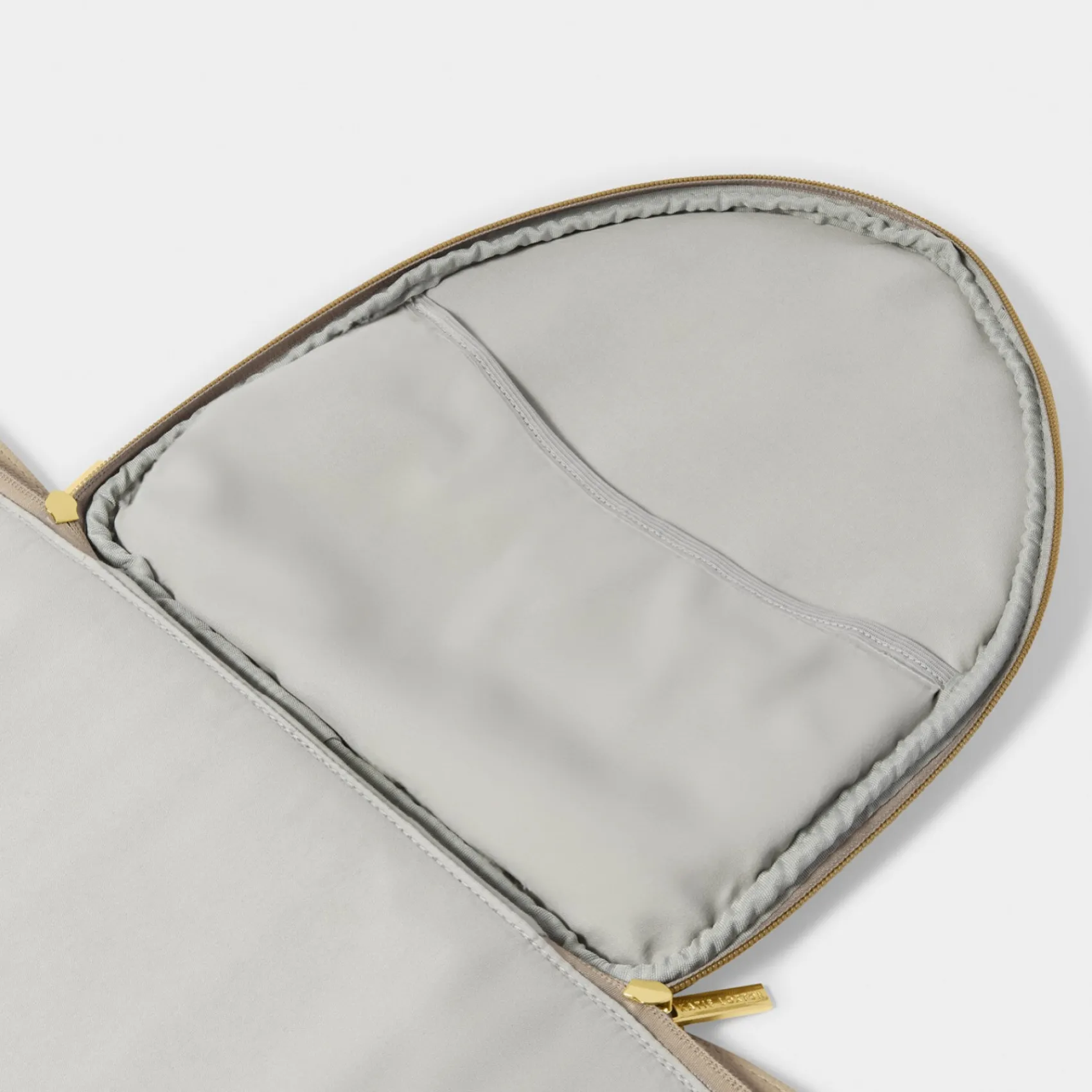 Katie Loxton Light Taupe Fold Out Garment Weekend Bag* Geschenke Für Die Mutter Des Bräutigams | Geschenke Für Die Mutter Der Braut