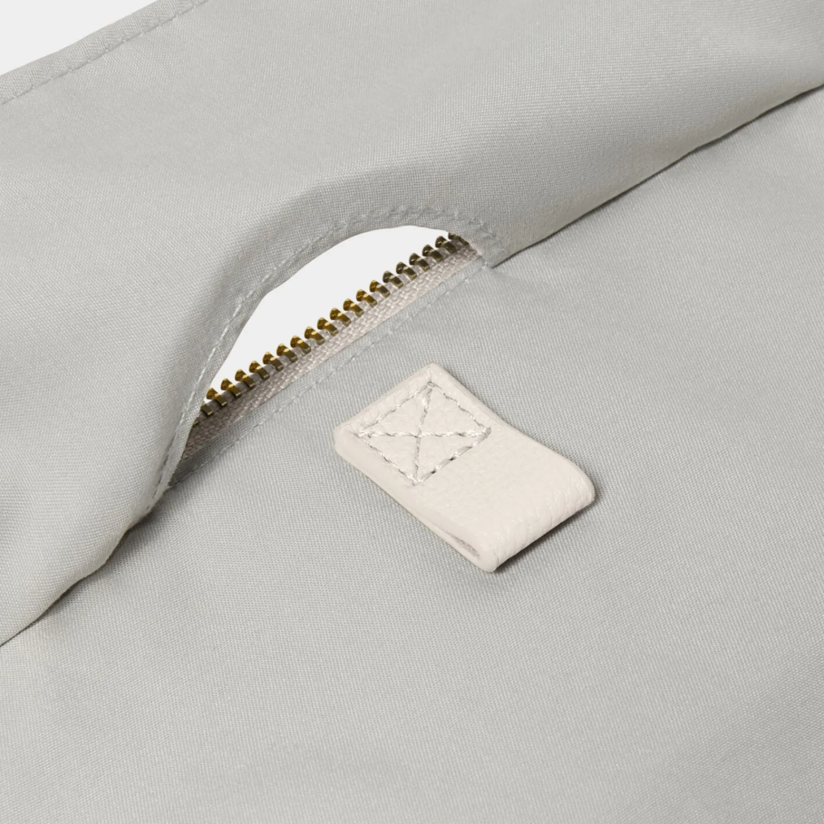 Katie Loxton Off White Fold Out Garment Wochenendtasche* Geschenke Für Die Mutter Des Bräutigams | Geschenke Für Die Mutter Der Braut
