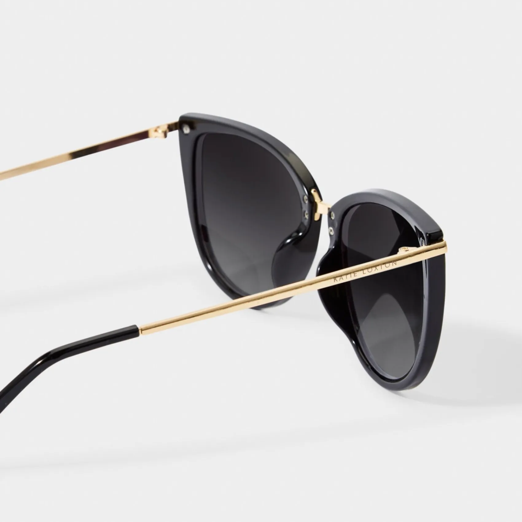Katie Loxton Sardinia Schwarze Sonnenbrille*Damen Damensonnenbrillen | Flitterwochengeschenke