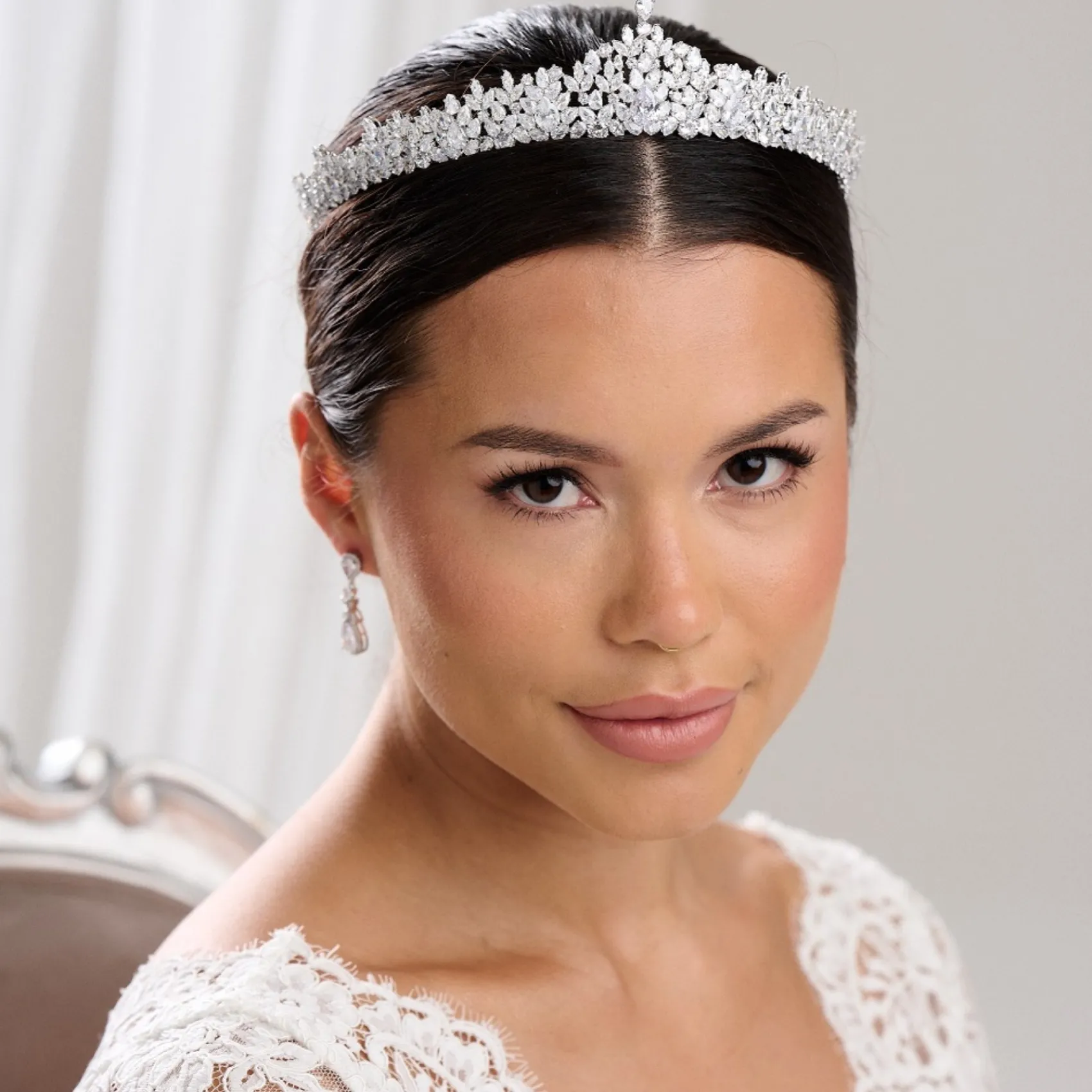 Lace & Favour Kronleuchter Classic Cubic Zirkonia Hochzeit Tiara* Haarschmuck Aus Kristall | Silberne Haar-accessoires