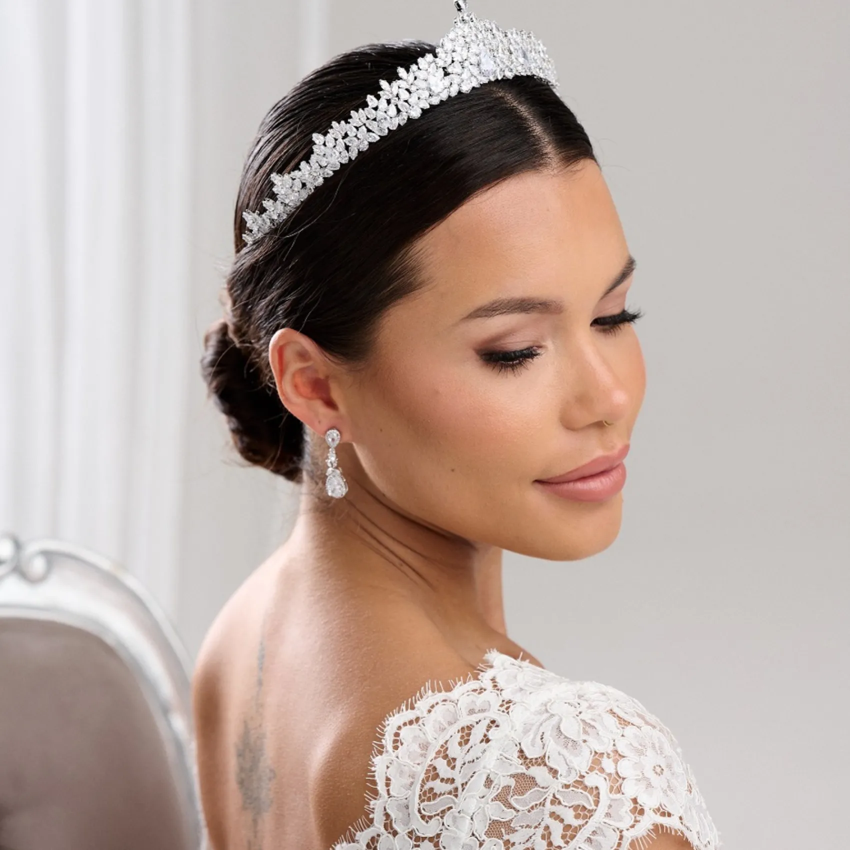 Lace & Favour Kronleuchter Classic Cubic Zirkonia Hochzeit Tiara* Haarschmuck Aus Kristall | Silberne Haar-accessoires