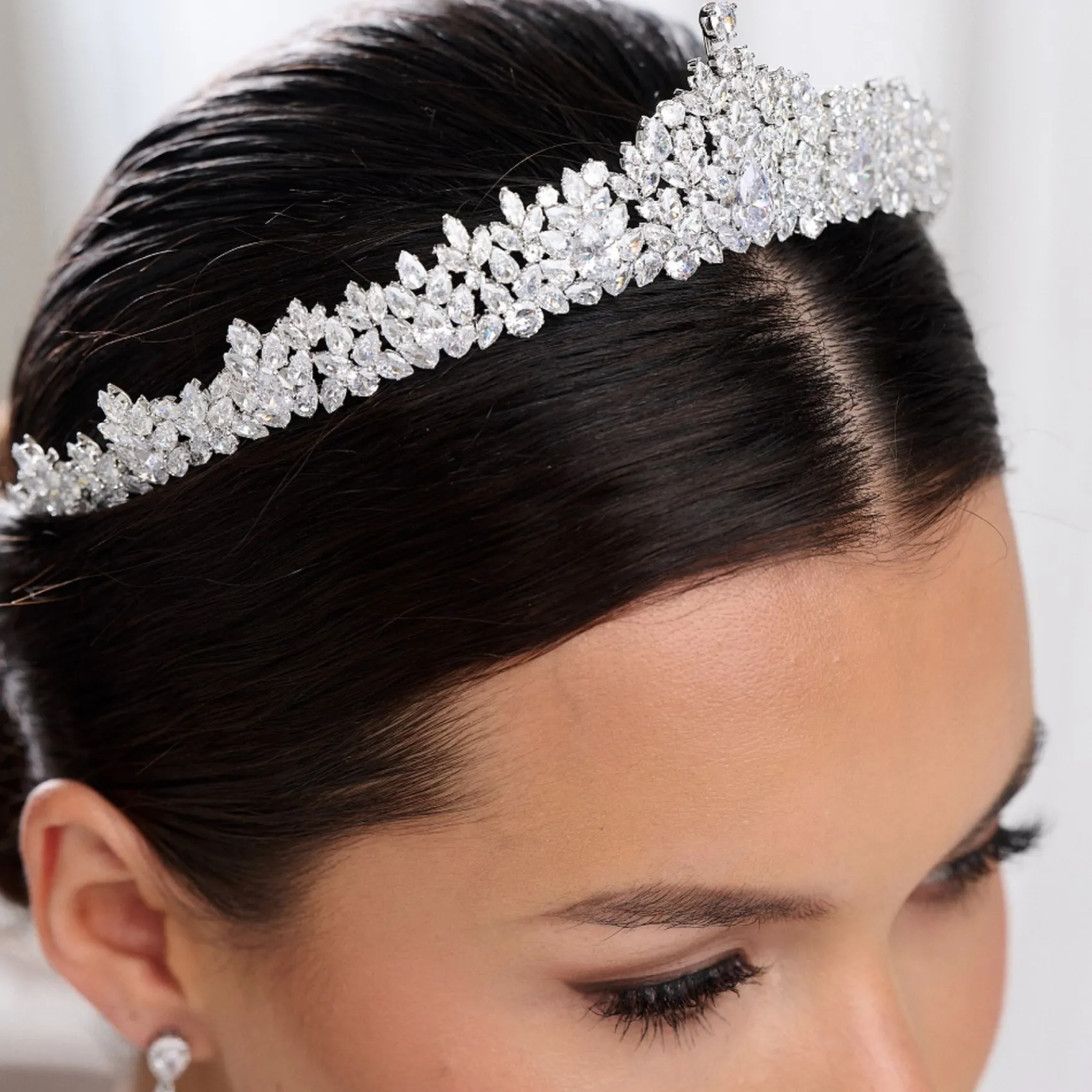 Lace & Favour Kronleuchter Classic Cubic Zirkonia Hochzeit Tiara* Haarschmuck Aus Kristall | Silberne Haar-accessoires