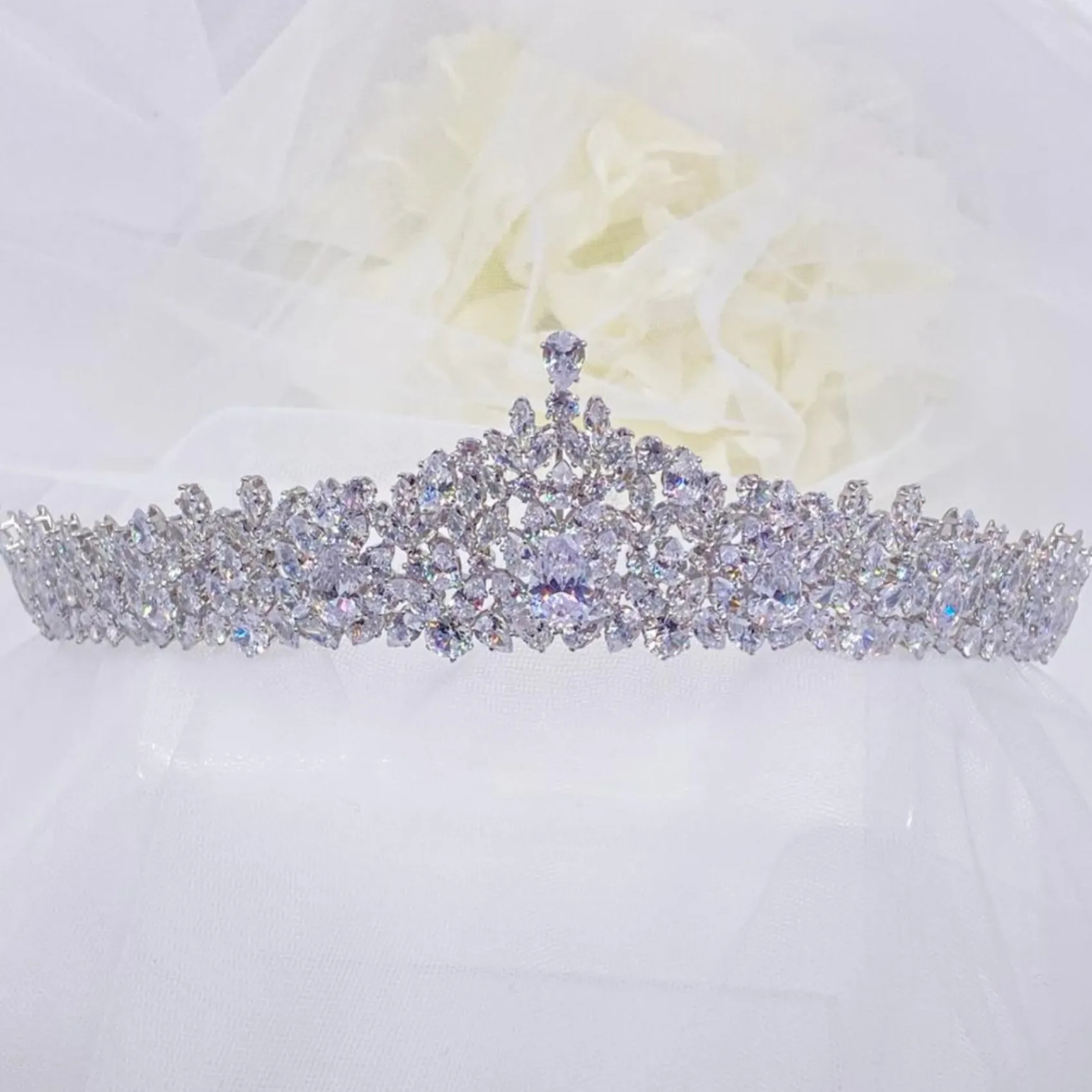 Lace & Favour Kronleuchter Classic Cubic Zirkonia Hochzeit Tiara* Haarschmuck Aus Kristall | Silberne Haar-accessoires