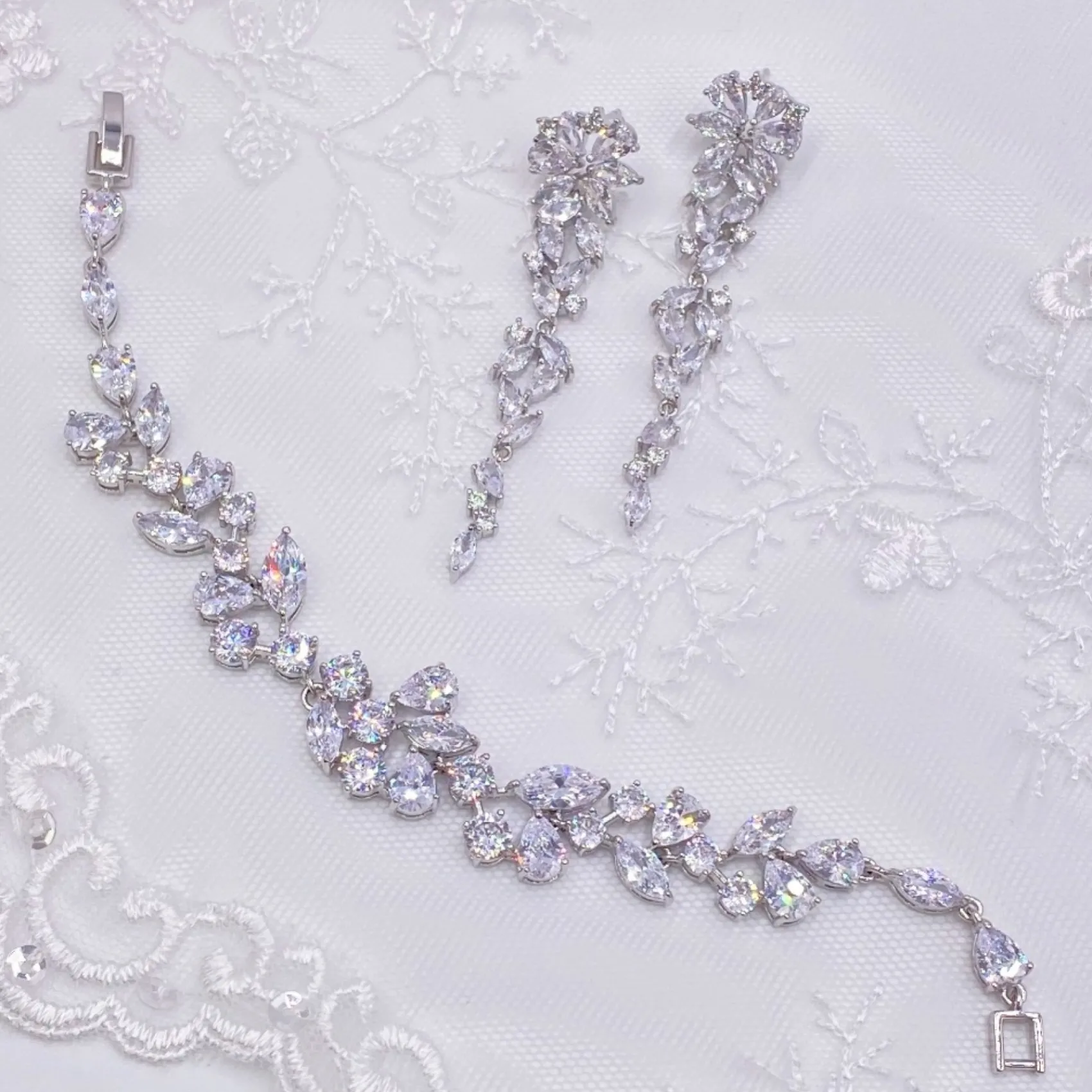 Lace & Favour Kubanische Zirkonia-Ohrringe mit langen Tropfen* Silberner Abschlussball-schmuck | Abschlussball-ohrringe