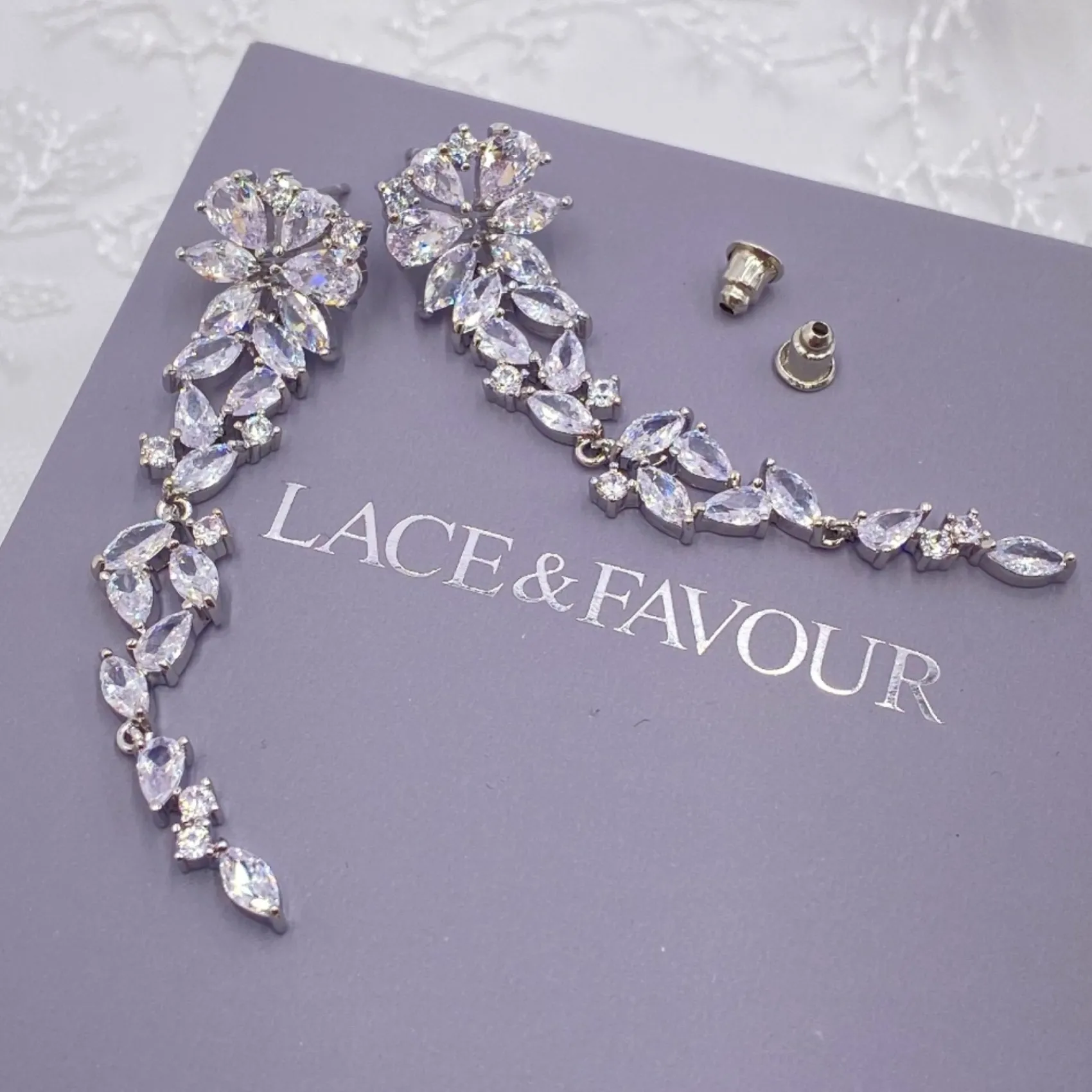 Lace & Favour Kubanische Zirkonia-Ohrringe mit langen Tropfen* Silberner Abschlussball-schmuck | Abschlussball-ohrringe