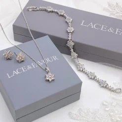 Lace & Favour Lanesborough Floral Crystal Ohrstecker und Anhänger Schmuckset* Silberner Abschlussball-schmuck | Abschlussball-schmuck-sets
