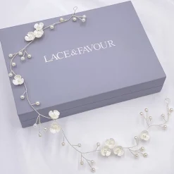 Lace & Favour Letisha Elfenbein Blumen und Perlen Zweige Hochzeit Haarsträhne (Silber)* Perlen-haarschmuck | Silberne Haar-accessoires