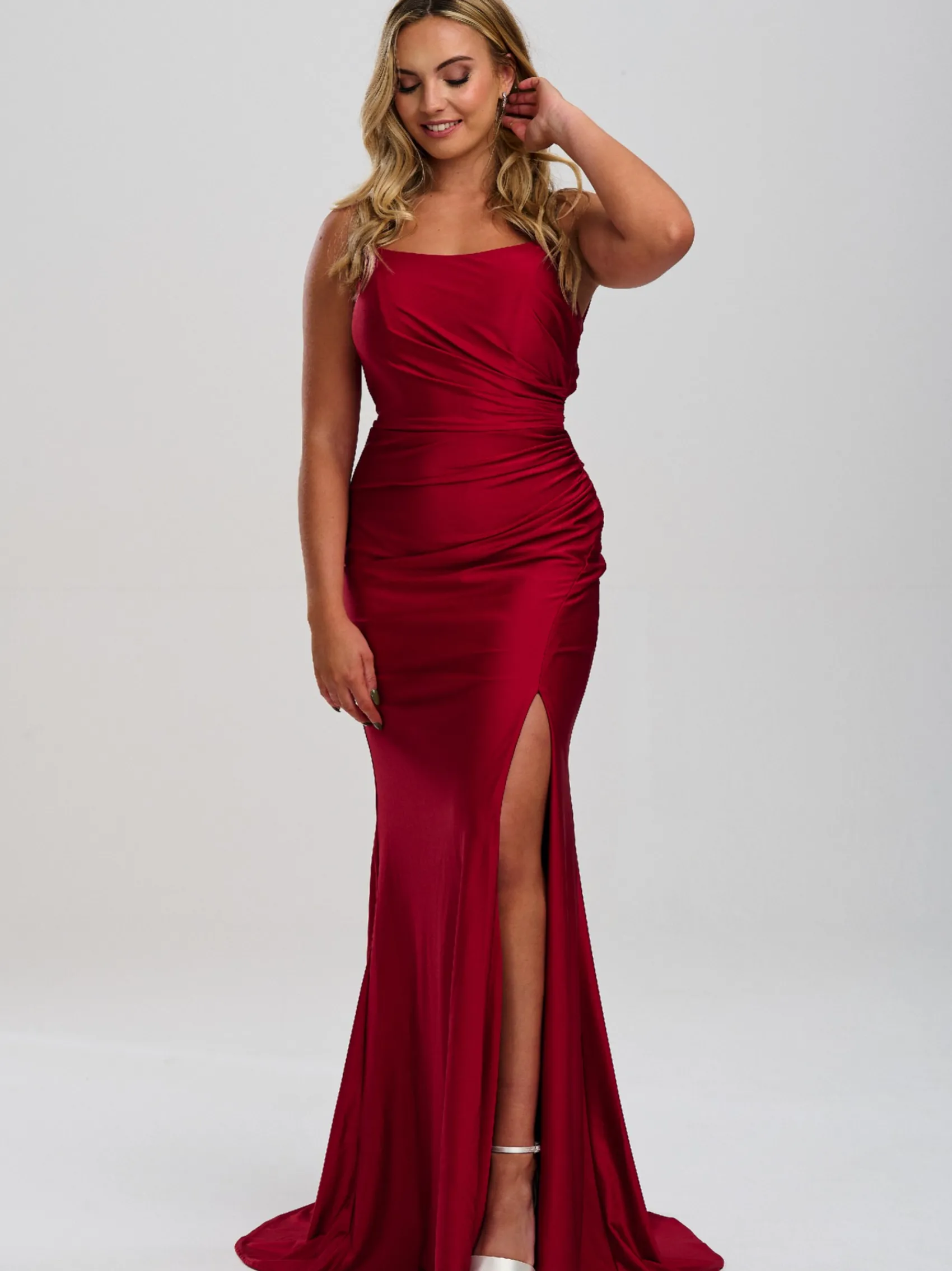 Linzi Jay Crossover Rücken Rüschen Stretch Satin Ballkleid mit Schleppe* Linzi Jay Prom Dresses