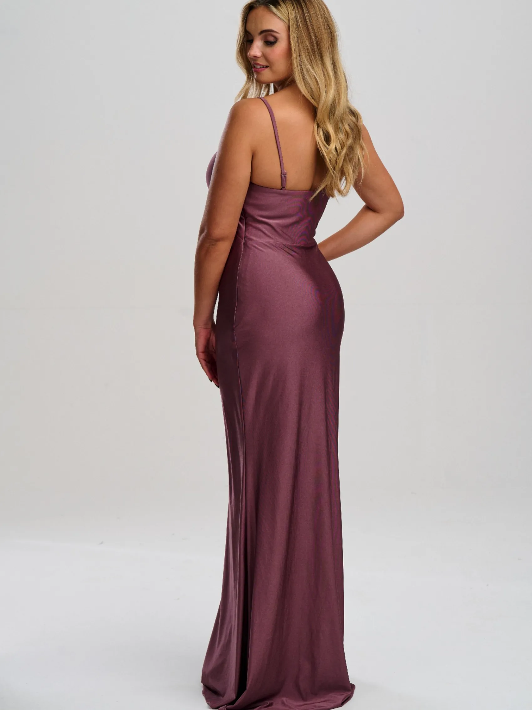 Linzi Jay Stretch-Satin-Abschlussballkleid mit Krawatte vorne* Linzi Jay Prom Dresses