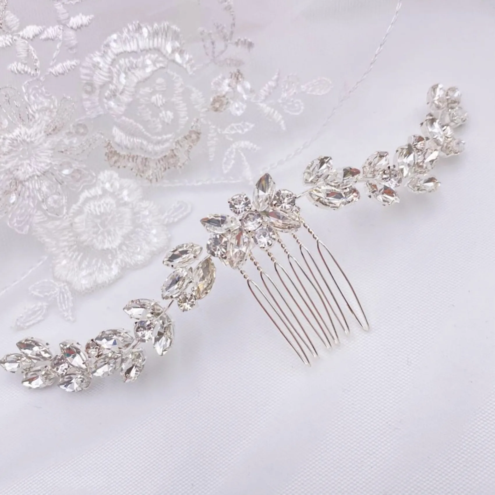 Lace & Favour Luna Silber Kleiner Kristall verschönert Hochzeits-Haarkamm* Abschlussball Haarspangen & Kämme | Geschenke Für Brautjungfern