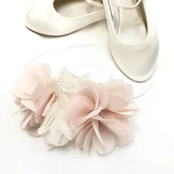 Beads & Beyond Madelyn Blush und Elfenbein Blumen Seite Stirnband* Geschenke Für Blumenmädchen | Haarschmuck Für Blumenmädchen