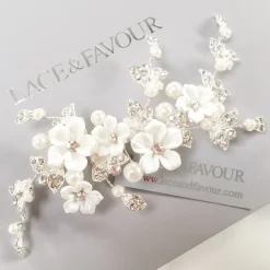 Twilight Designs Magnolia Porzellan Blumen und Kristall Blätter Hochzeit Haarspange* Perlen-haarschmuck | Silberne Haar-accessoires