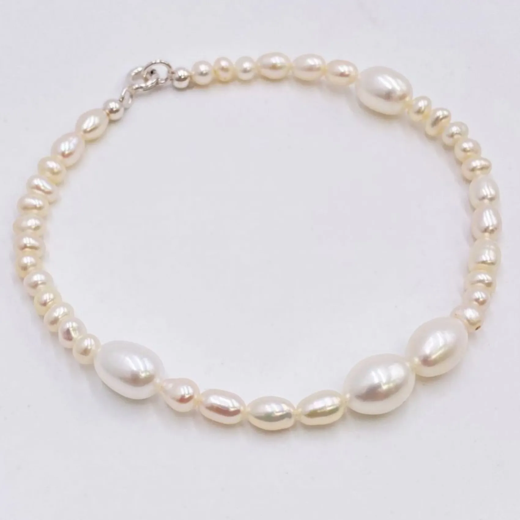 Lace & Favour Miliana Delicate Pearl Wedding Bracelet* Geschenke Für Brautjungfern | Perlen-hochzeitsschmuck