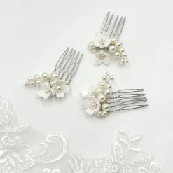 Beads & Beyond Mirabelle 3er Set aus elfenbeinfarbenen Keramikblumen und Perlen Mini-Haarkämme* Perlen-haarschmuck | Silberne Haar-accessoires