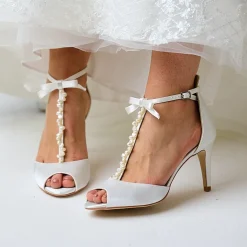 Perfect Bridal Morgan Färbbar Elfenbein Satin Keshi Perle T-Bar Sandalen mit Schleife Detail* Hochzeitsschuhe | Hochhackige Schuhe