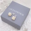 Lace & Favour Nikola Süßwasserperlen-Cluster-Ohrstecker* Perlen-hochzeitsschmuck | Silberner Hochzeitsschmuck