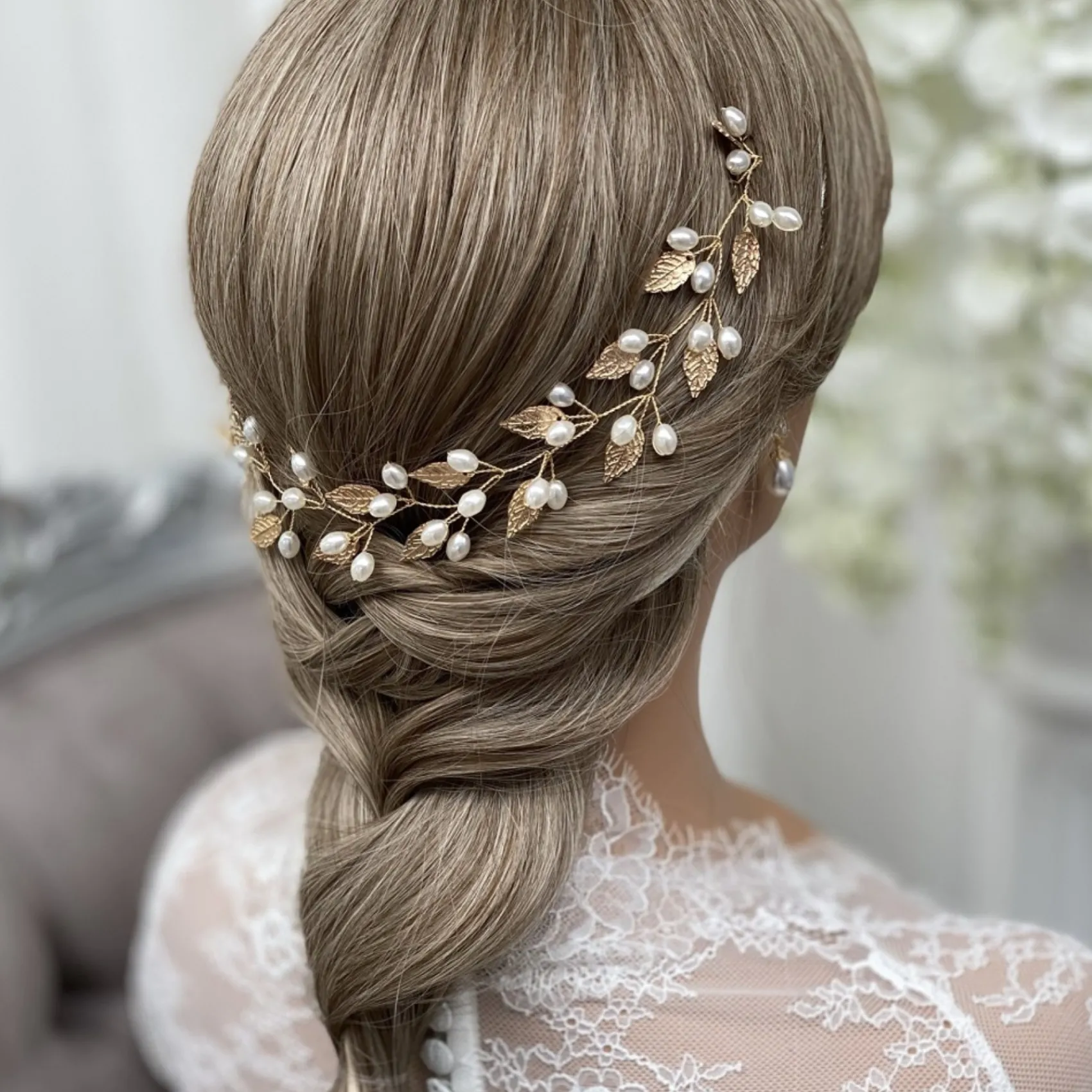 Lace & Favour Oktober Gold Blätter und Perlen Lange Hochzeit Haarsträhne* Perlen-haarschmuck | Gold-haar-accessoires