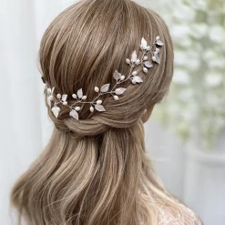 Lace & Favour Oktober Silberne Blätter und Perlen Lange Hochzeits-Haarschleife* Perlen-haarschmuck | Silberne Haar-accessoires
