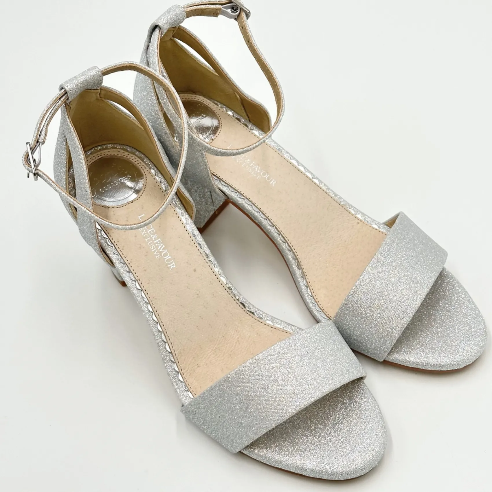 Perfect Bridal Andrea Silberne Glitzer-Blockabsatz-Knöchelriemchensandalen* Glitzernde Ballschuhe | Silberne Ballschuhe