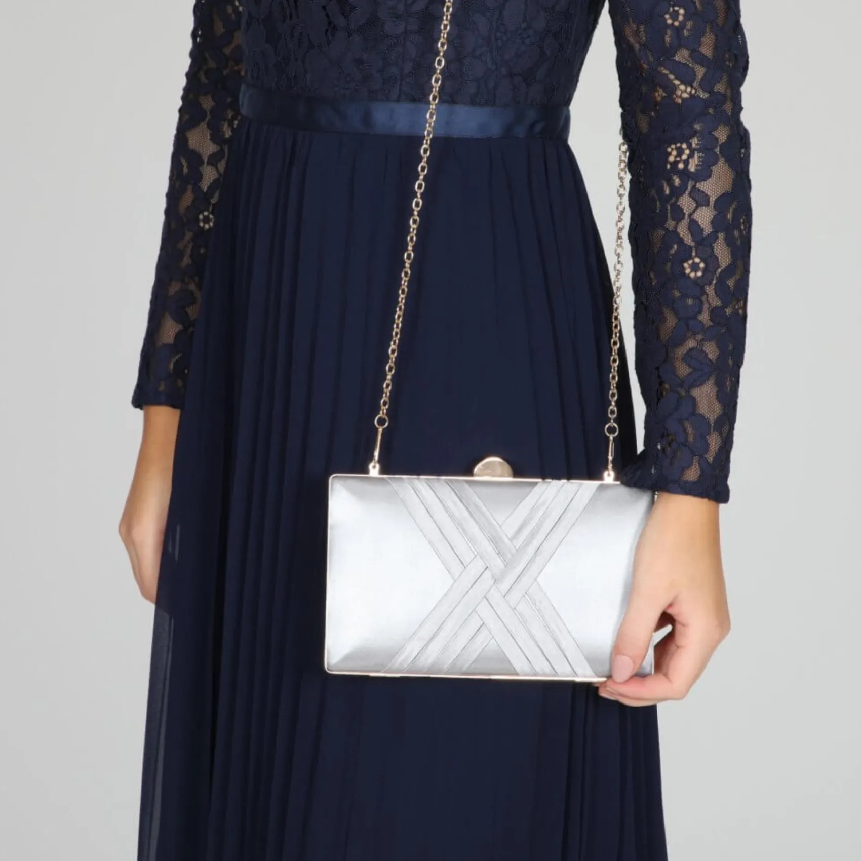 Perfect Bridal Bay Silver Criss Cross Satin Clutch Tasche* Abschlussball-taschen | Hochzeitsgäste-taschen