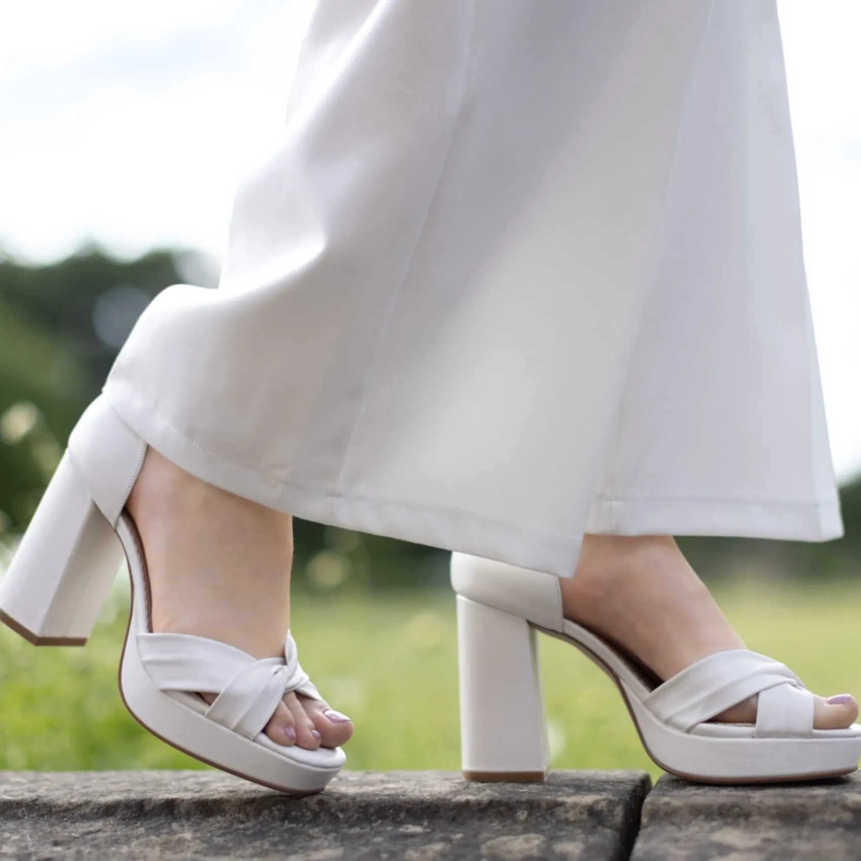 Perfect Bridal Birdie Elfenbeinfarbene Leder Plateau-Sandalen mit Blockabsatz* Weiße Ballschuhe | Abschlussball-sandalen