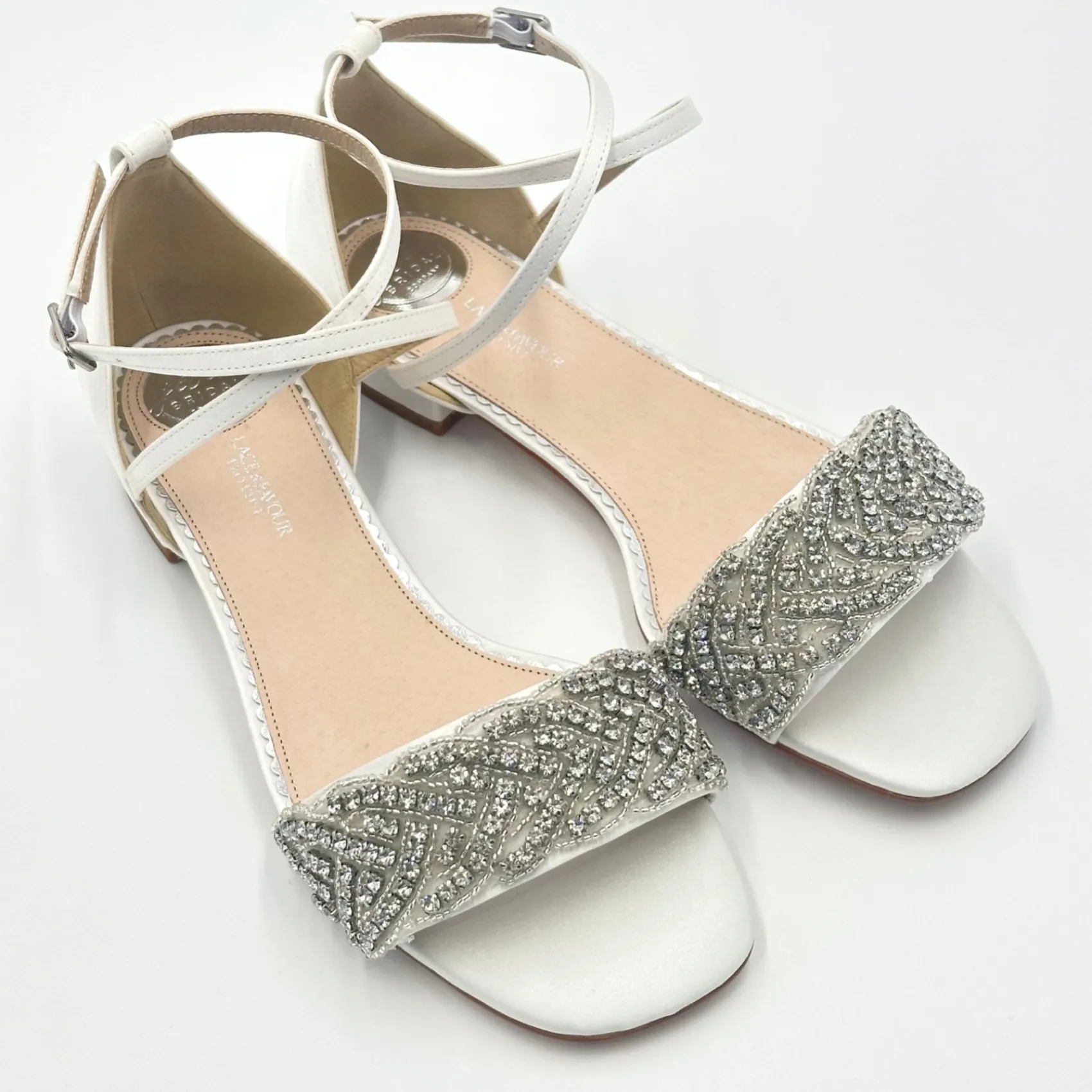 Perfect Bridal Blair Elfenbein Satin Kristall Flache Sandalen (Weite Passform)* Glitzernde Ballschuhe | Weiße Ballschuhe