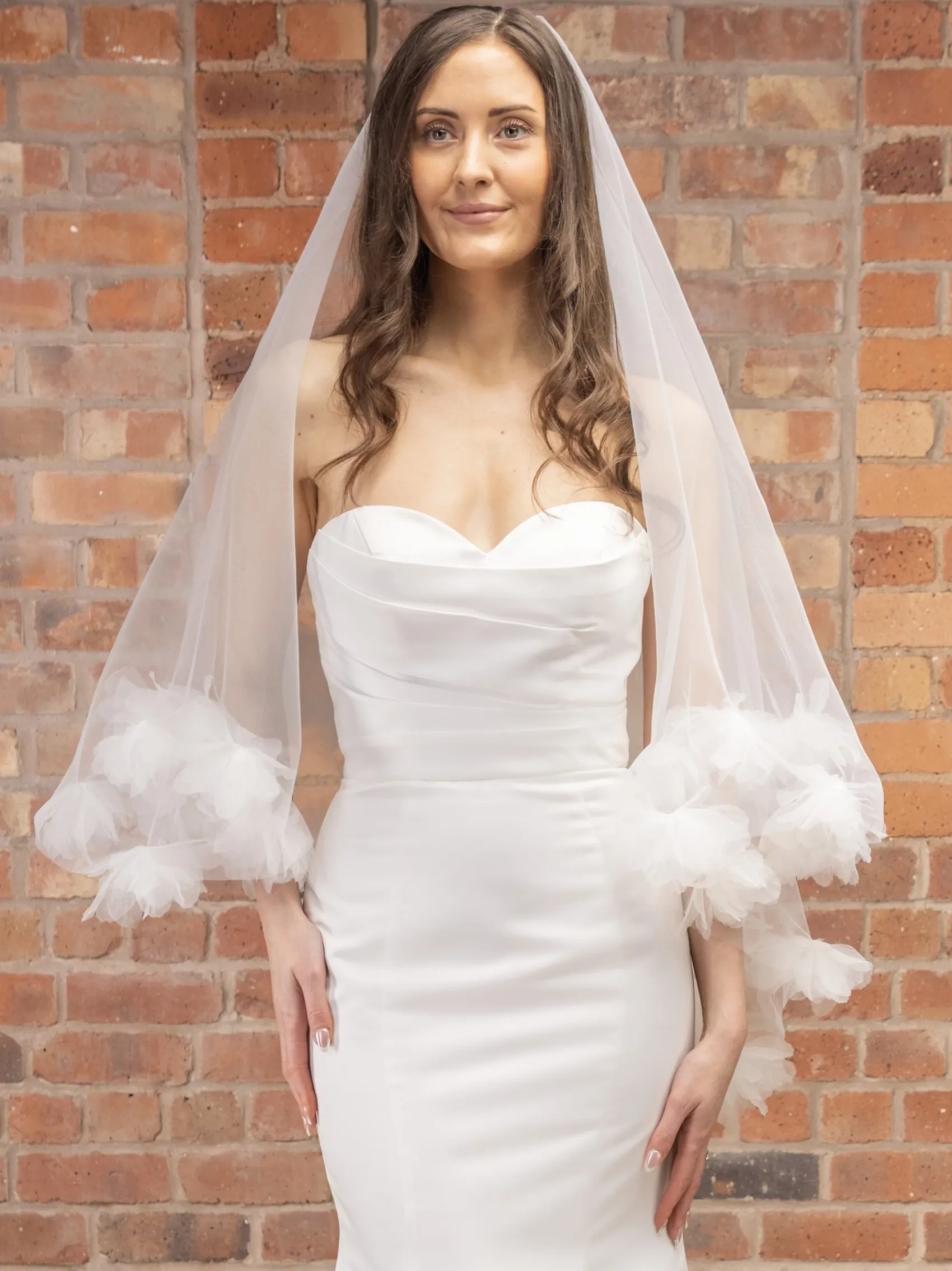Perfect Bridal Elfenbein Zweistöckig 3D Blumen Rand Fingerspitze Schleier* Zweistufiger Schleier | Fingerspitzen-schleier