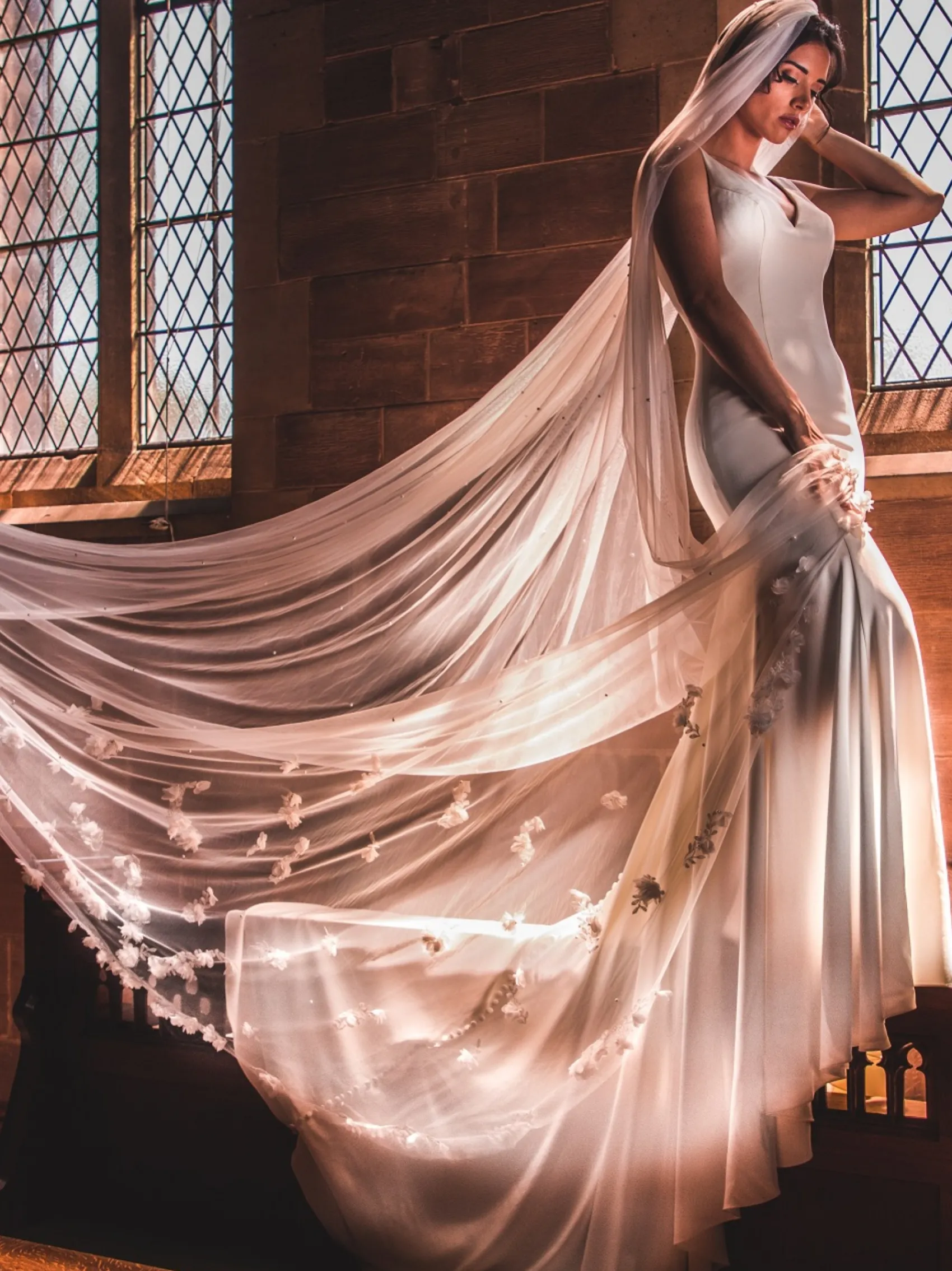 Perfect Bridal Elfenbeinfarbener einreihiger 3D Blumen und Perlen Kathedralenschleier* Einstufige Schleier | Kapelle Länge & Kathedrale Schleier