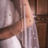 Perfect Bridal Elfenbeinfarbener einstufiger kurzer Schleier mit Perlenbesatz* Einstufige Schleier | Fingerspitzen-schleier