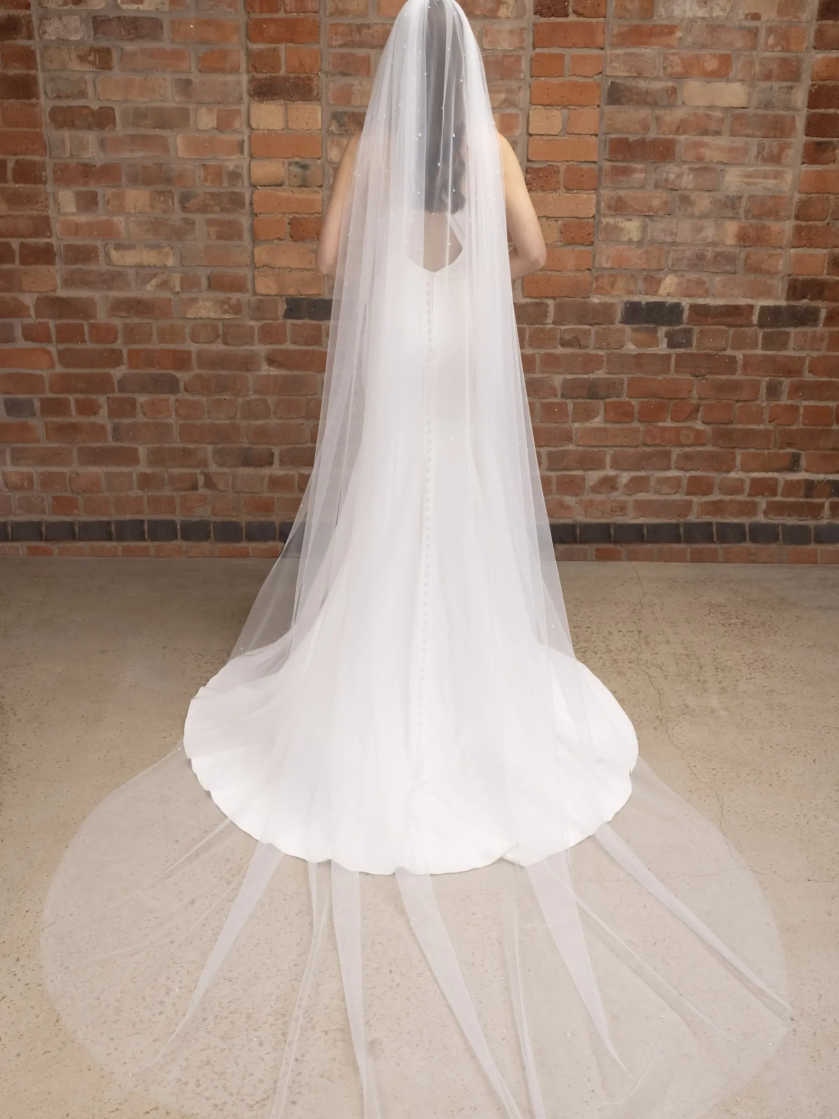 Perfect Bridal Elfenbeinfarbener einreihiger Kathedralenschleier mit geschliffenem Rand* Kapelle Länge & Kathedrale Schleier | Einstufige Schleier