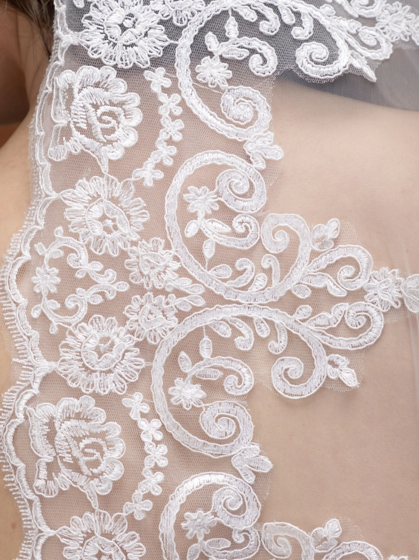 Perfect Bridal Elfenbeinfarbener einreihiger Schleier mit Spitzenbesatz* Einstufige Schleier | Kapelle Länge & Kathedrale Schleier
