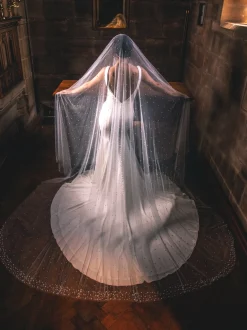Perfect Bridal Elfenbeinfarbener zweistufiger, stark verzierter Perlenschleier* Zweistufiger Schleier | Kapelle Länge & Kathedrale Schleier