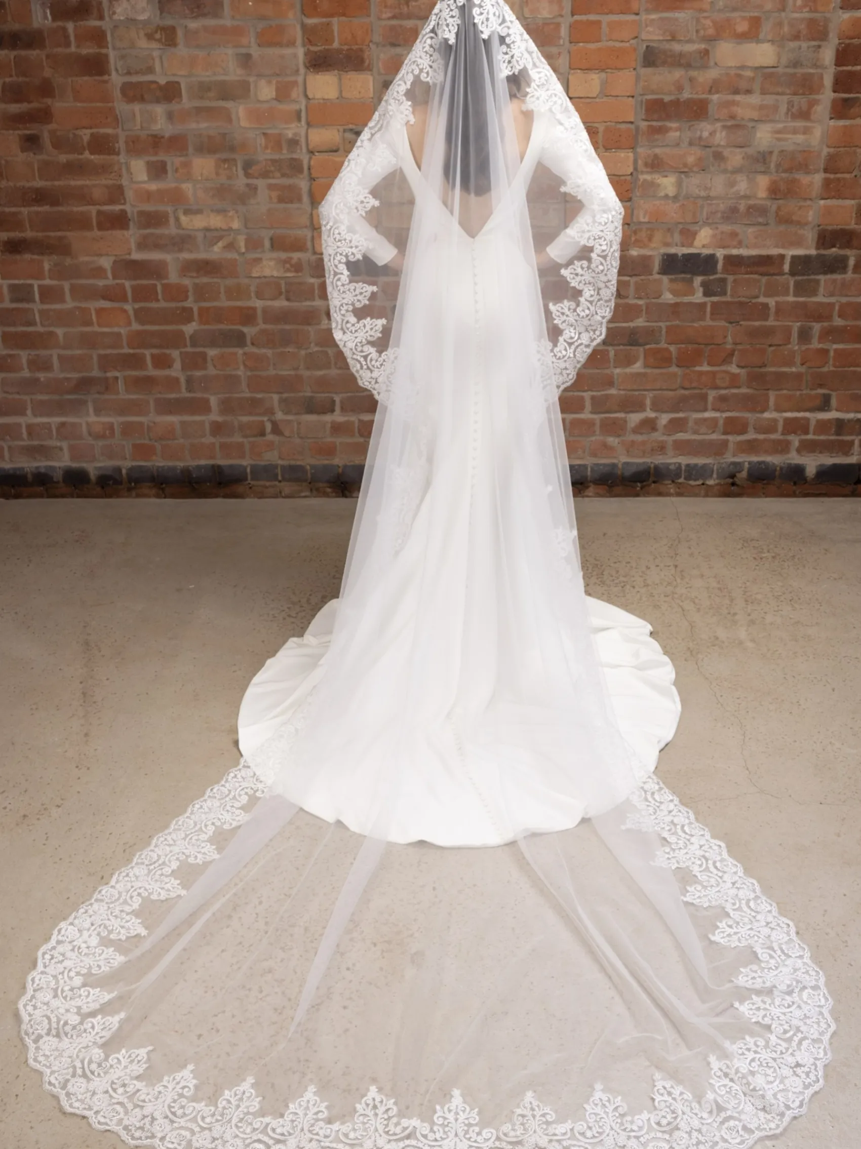 Perfect Bridal Elfenbeinfarbener einstufiger Mantilla-Spitzen-Kathedralschleier* Einstufige Schleier | Kapelle Länge & Kathedrale Schleier