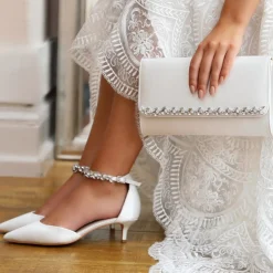 Perfect Bridal Eliza Elfenbein Satin verschönert Knöchelriemen Kitten Heels* Hochzeitsschuhe | Schuhe Mit Niedrigem Absatz