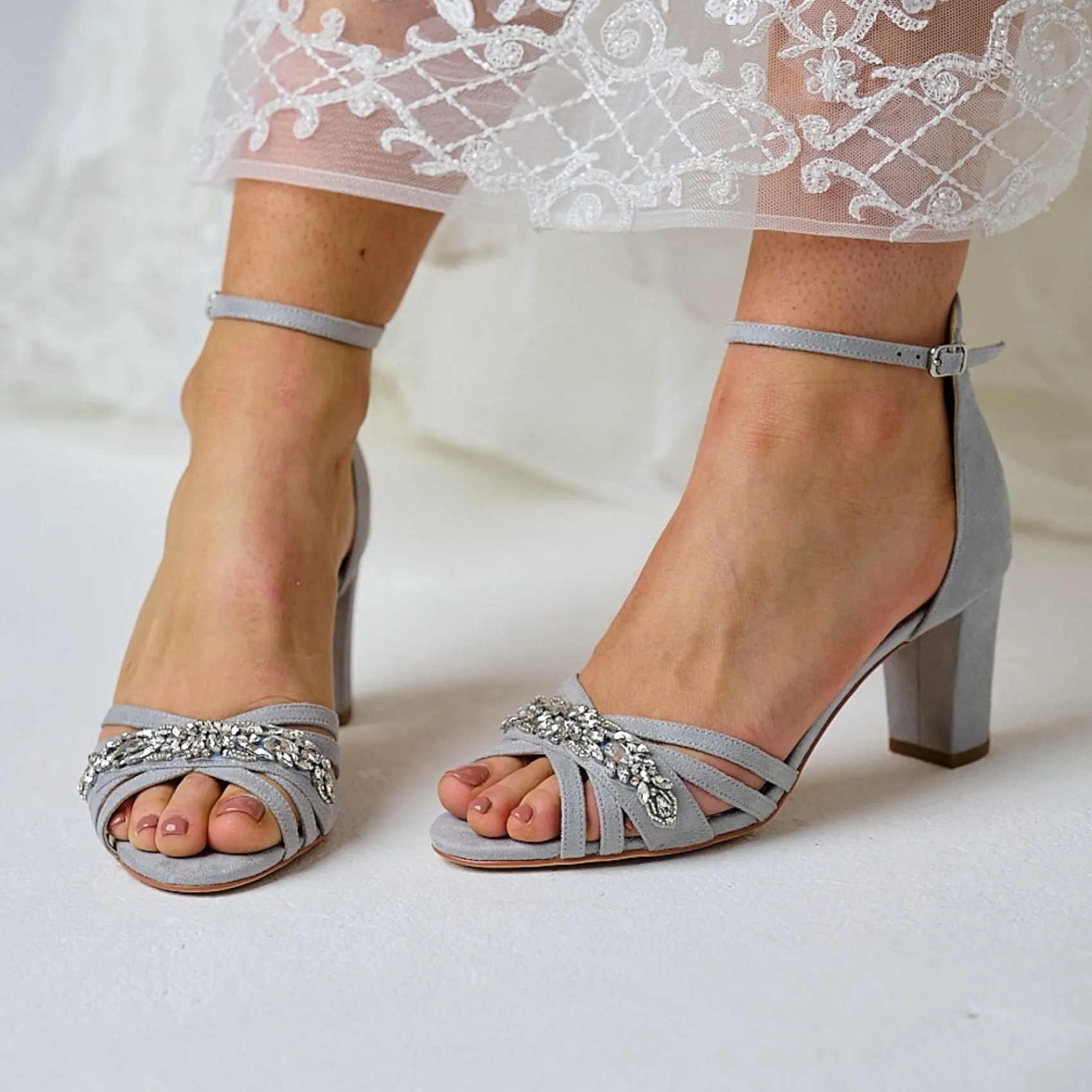 Perfect Bridal Frankie Stone Wildleder Kristall Riemchen Sandalen mit Blockabsatz* Party-schuhe | Schuhe Für Hochzeitsgäste
