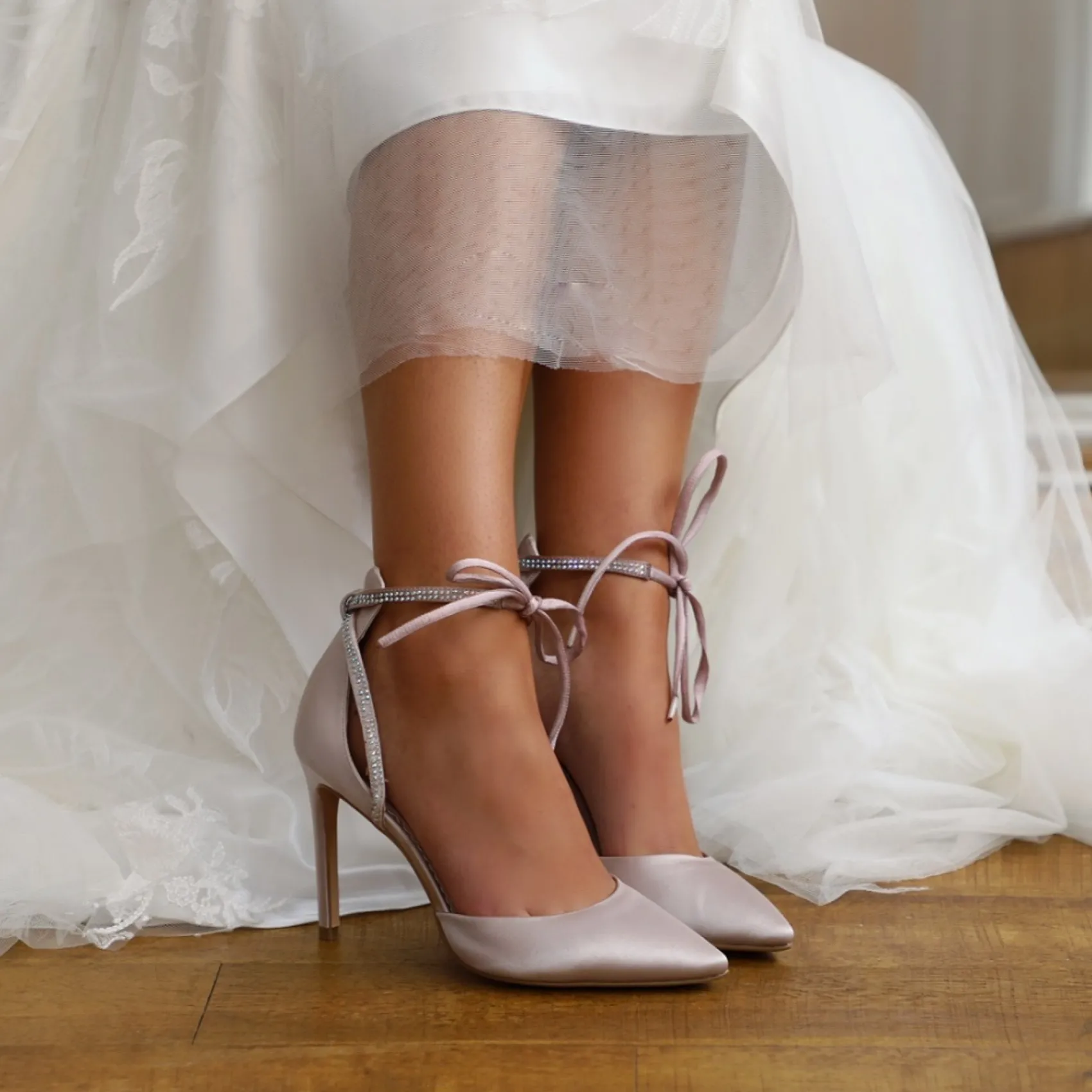 Perfect Bridal Kimi Taupe Satin Schnürschuhe mit Diamanten Detail* Party-schuhe | Schuhe Für Hochzeitsgäste