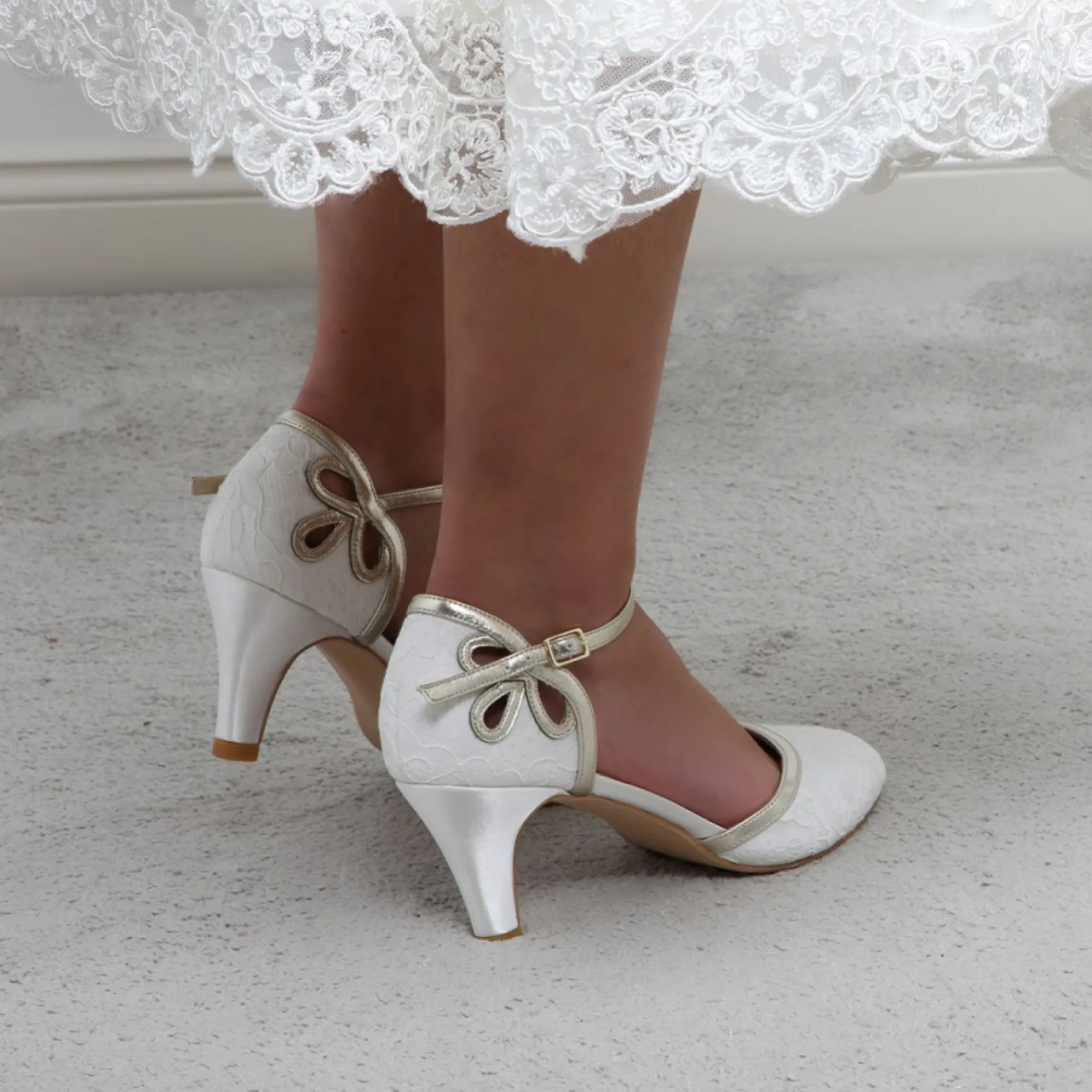 Perfect Bridal Nina Elfenbein Spitze und Gold Knöchelriemen Schuhe* Hochzeitsschuhe | Schuhe Mit Mittlerem Absatz