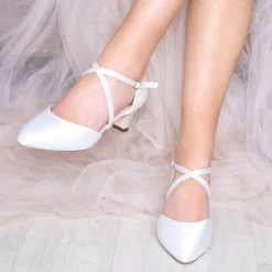 Perfect Bridal Renate Elfenbeinfarbene Satin Absatzstiefel mit Riemen (Weite Passform)* Hochzeitsschuhe | Schuhe Mit Niedrigem Absatz