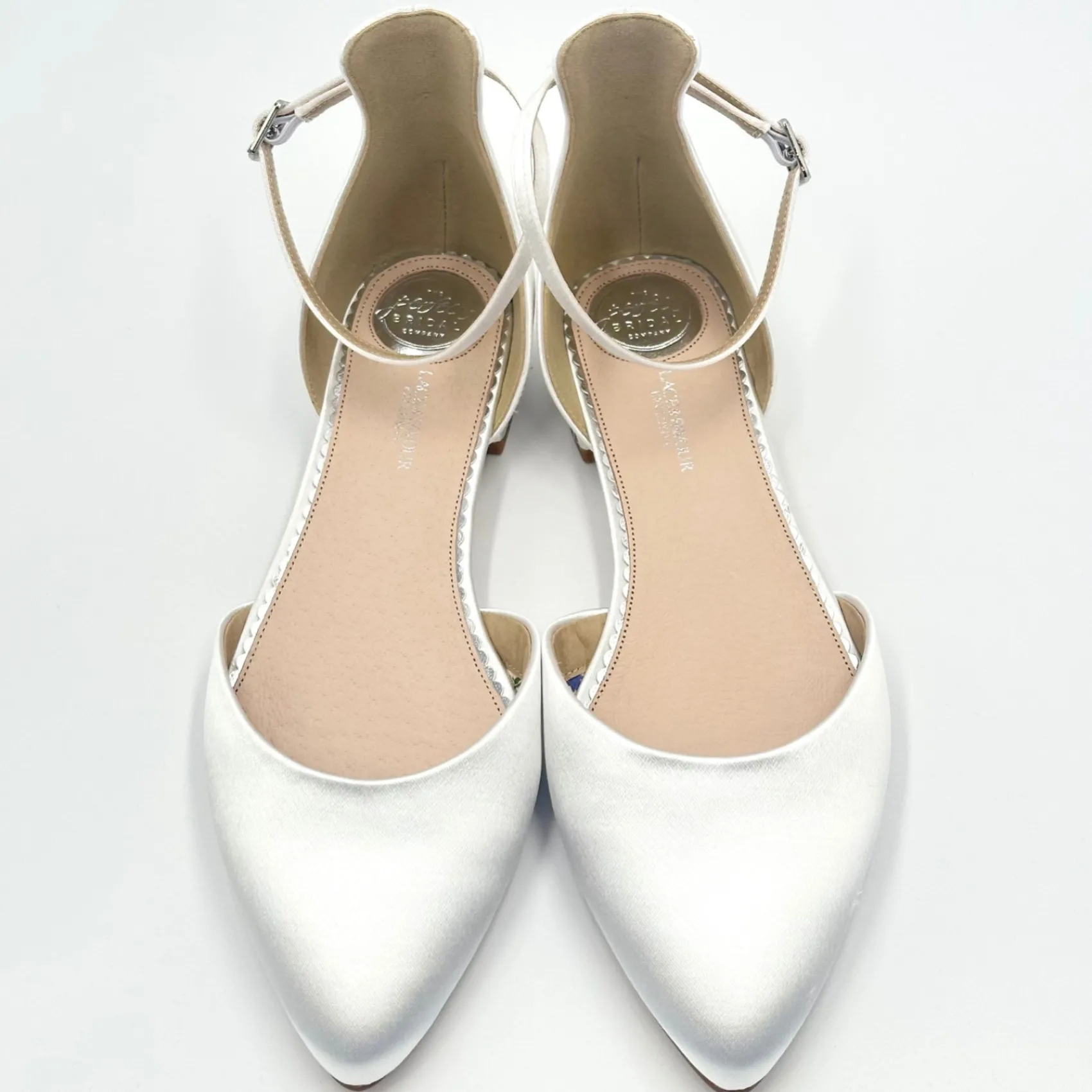 Perfect Bridal Tilly Färbbar Elfenbein Satin Knöchelriemen Flats (Weite Passform)* Hochzeitsschuhe | Schuhe Zum Färben