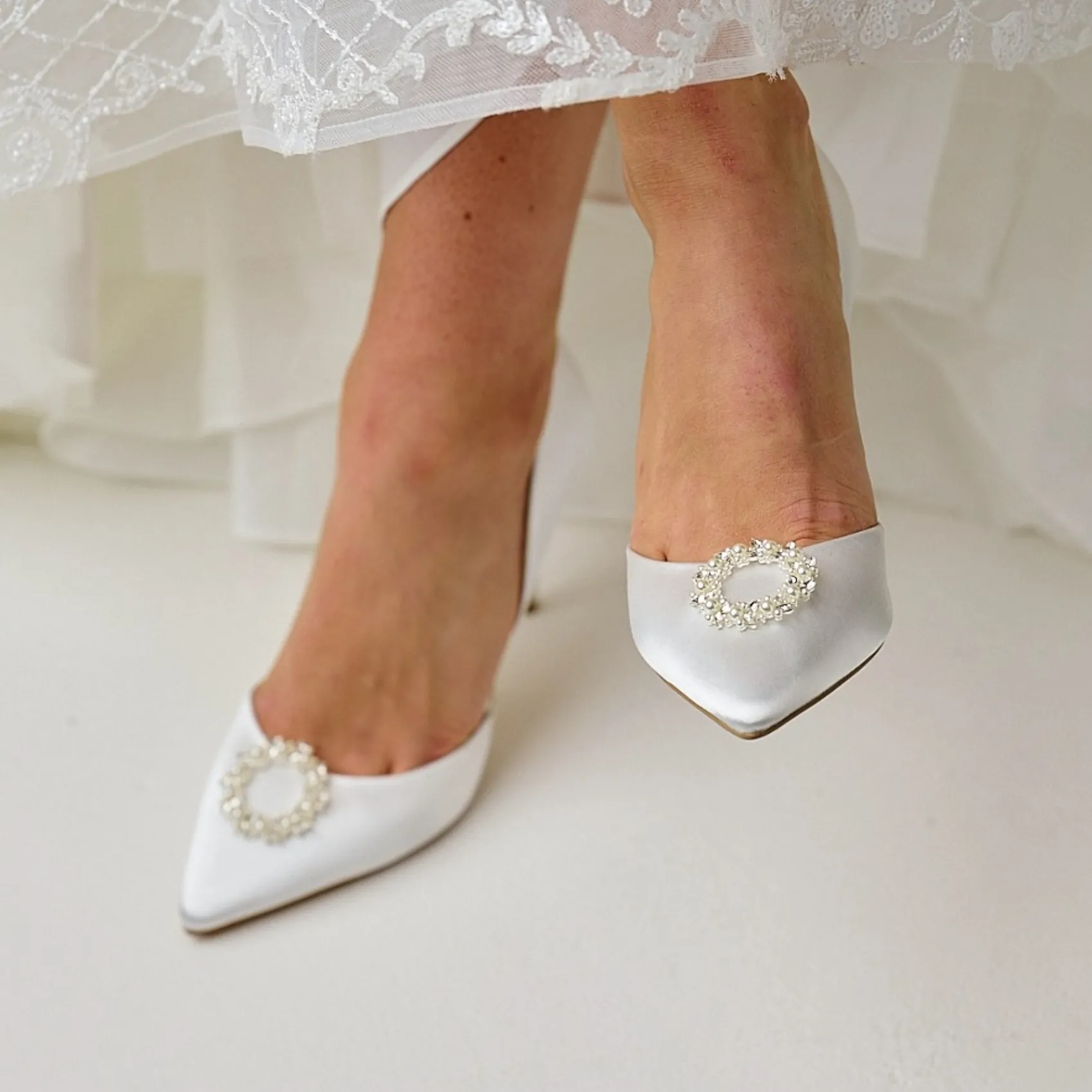 Perfect Bridal Pippa Färbbare Elfenbein Satin Perle Brosche Hochhackige Schuhe* Hochzeitsschuhe | Hochhackige Schuhe