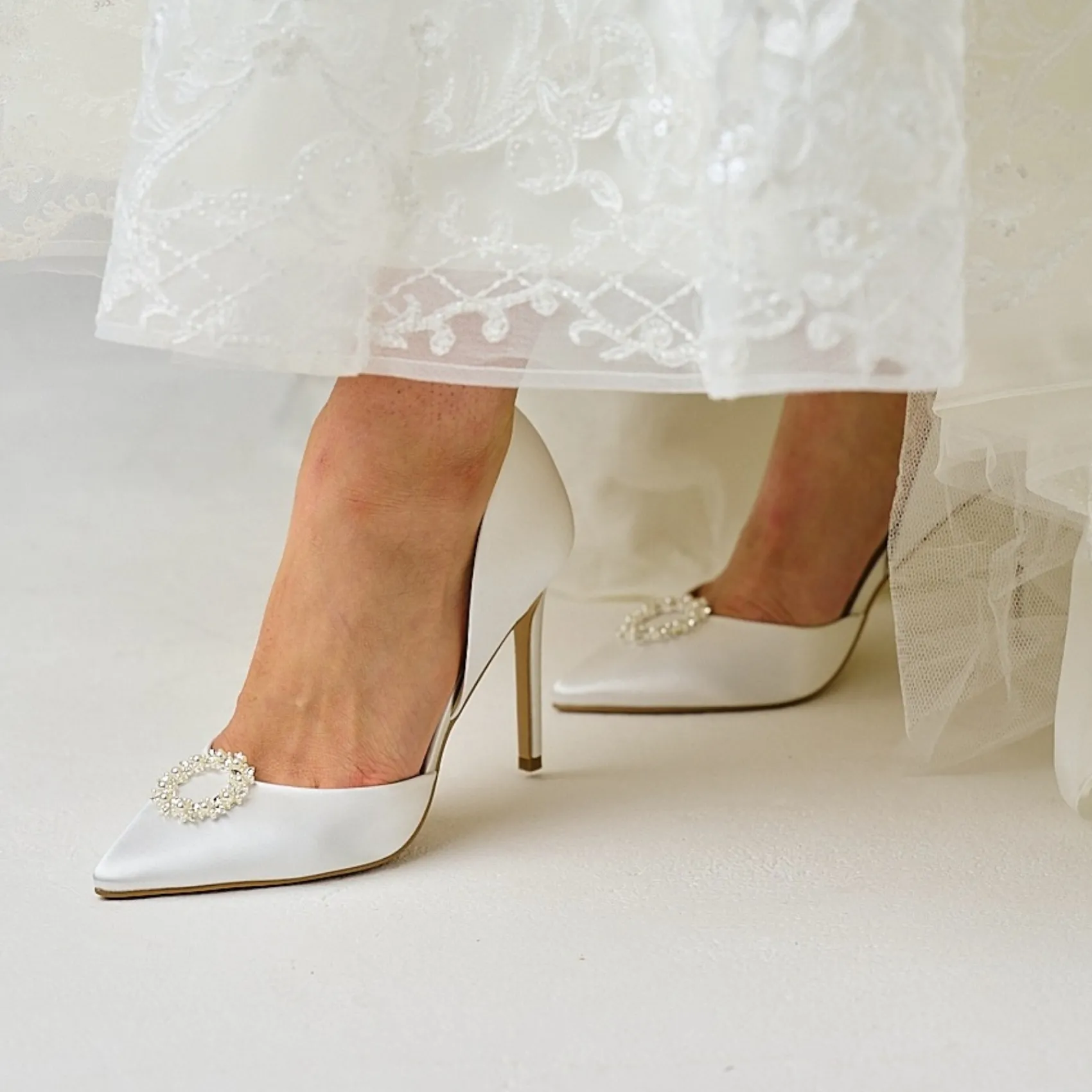 Perfect Bridal Pippa Färbbare Elfenbein Satin Perle Brosche Hochhackige Schuhe* Hochzeitsschuhe | Hochhackige Schuhe