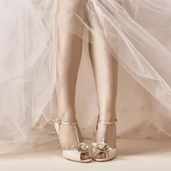 Rachel Simpson Gabriella Blush Elfenbein Leder T-Bar Hochzeit Schuhe* Hochzeitsschuhe | Designer-hochzeitsschuhe